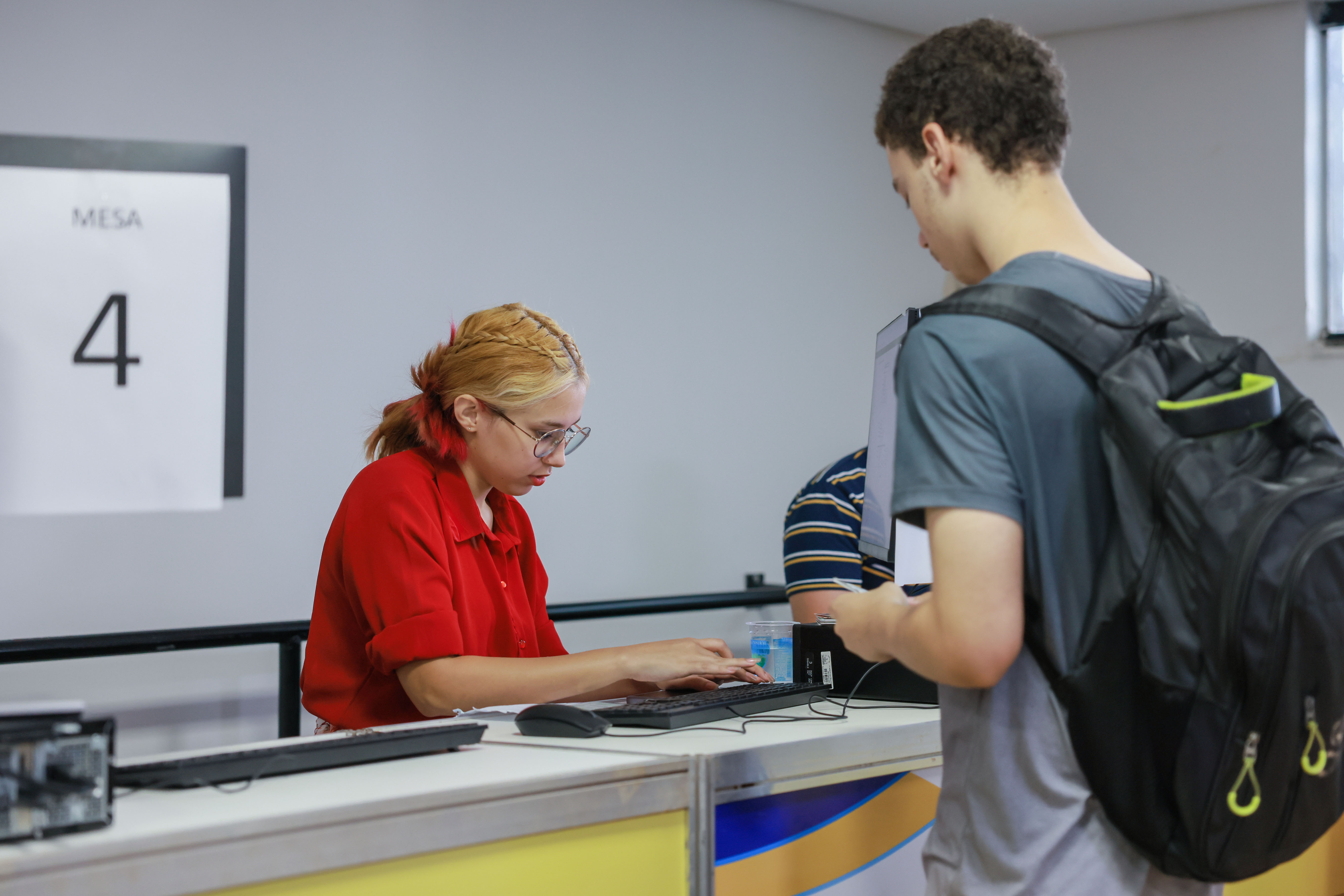 Para a emissão dos cartões, é necessário apresentar documento de identificação e comprovante de endereço / Foto: Júnior Suzuki