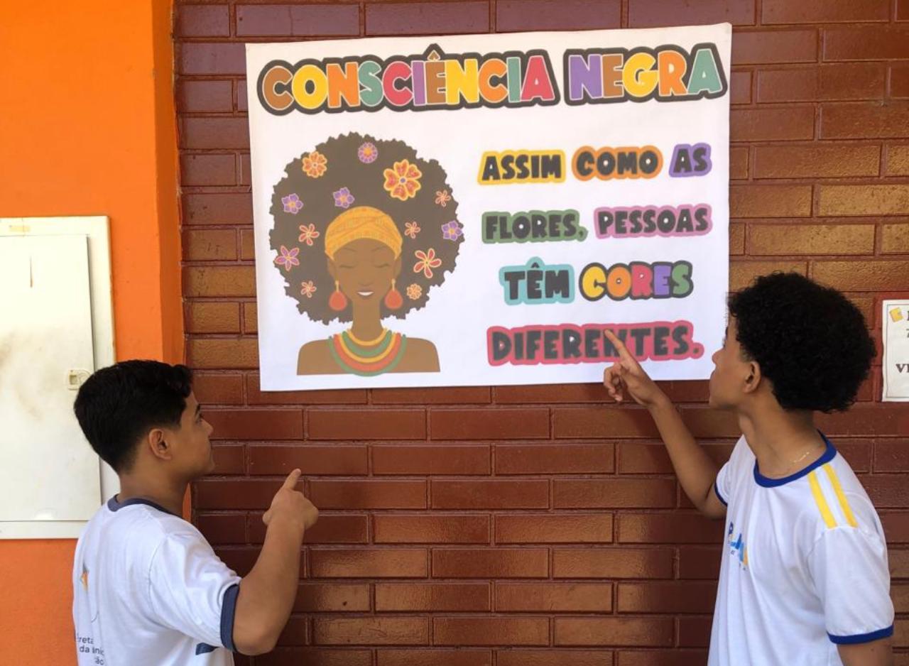 Alunos da Escola Mestre Pacífico Siqueira Campos produzem vídeos para celebrar o Dia Nacional de Zumbi e da Consciência Negra