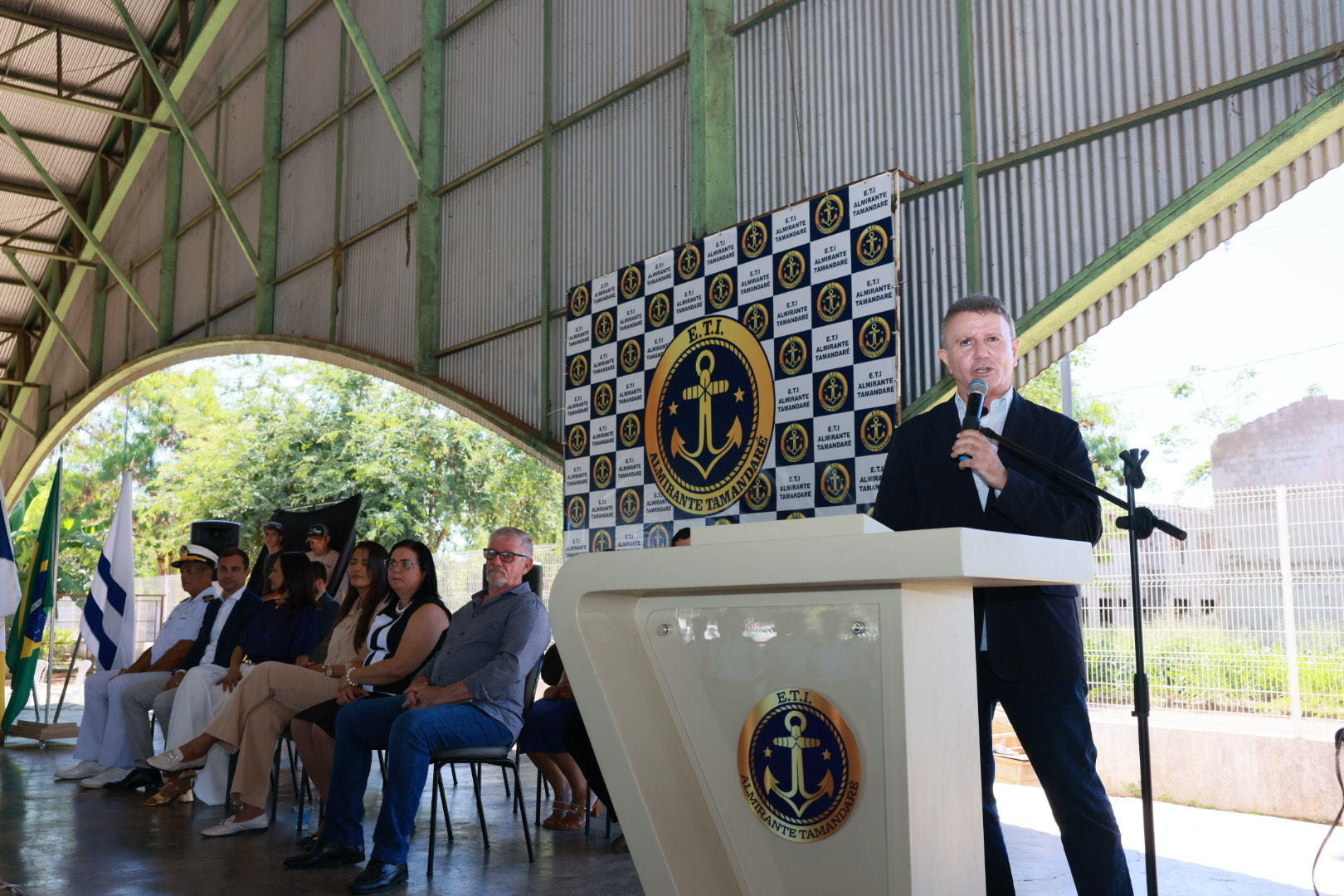 Eduardo Siqueira Campos prestigia formatura de Fiscais da ETI Almirante Tamandaré