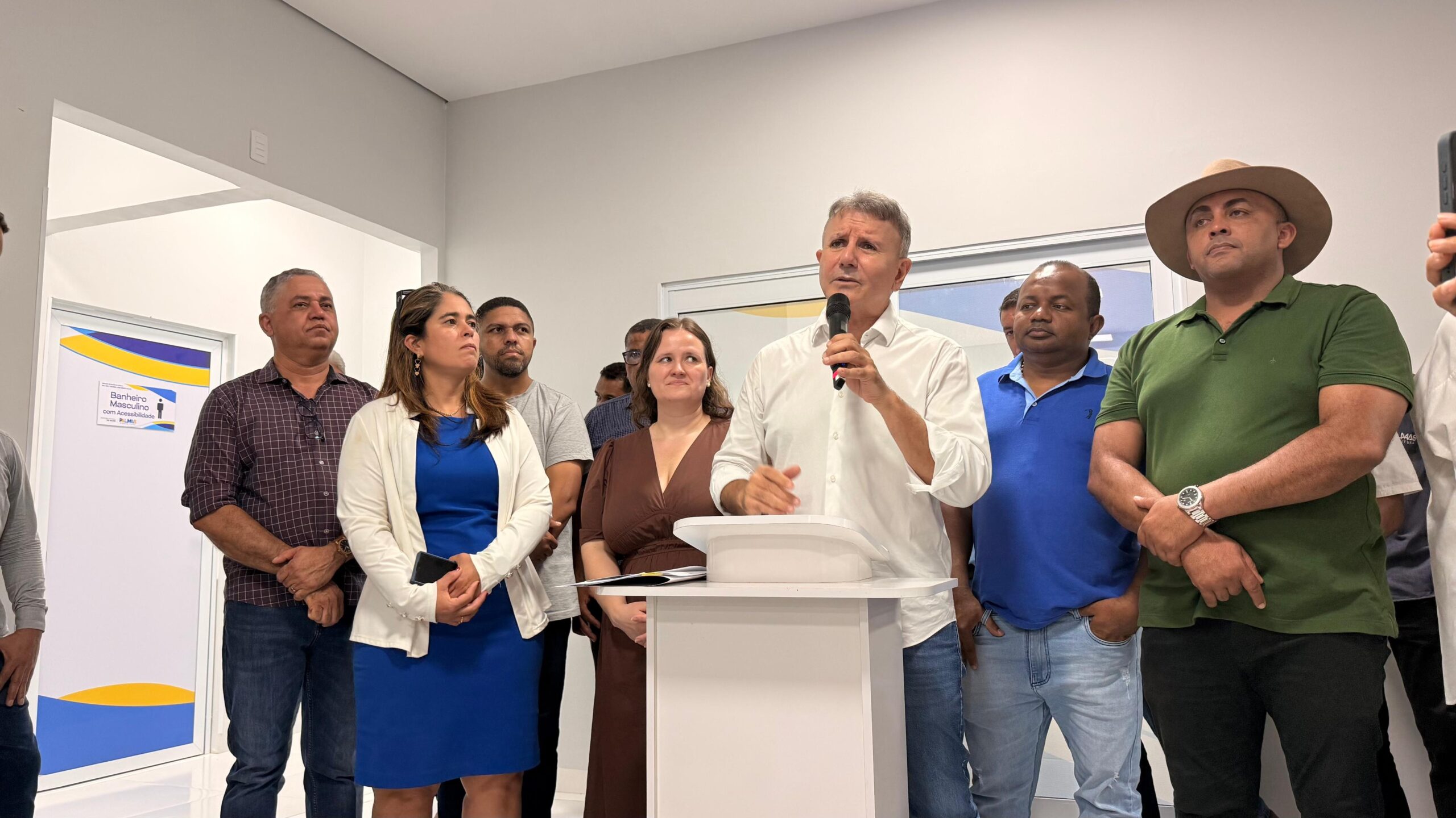 Em Taquaruçu Grande, prefeito Eduardo Siqueira Campos entrega reforma completa da USF Walterly Wagner José Ribeiro Souza