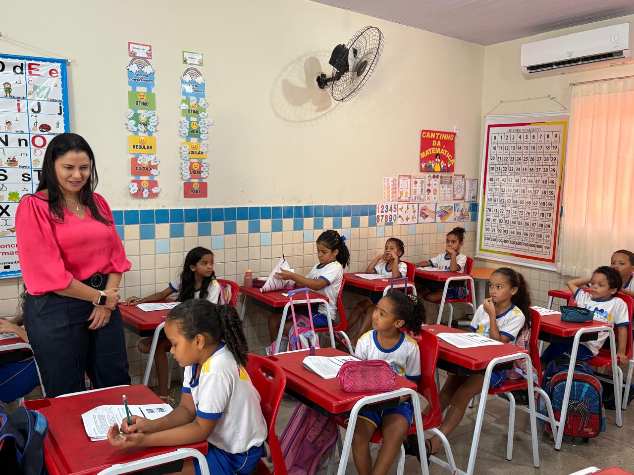 Secretária Anice Moura acompanhou o primeiro dia de aplicação das provas