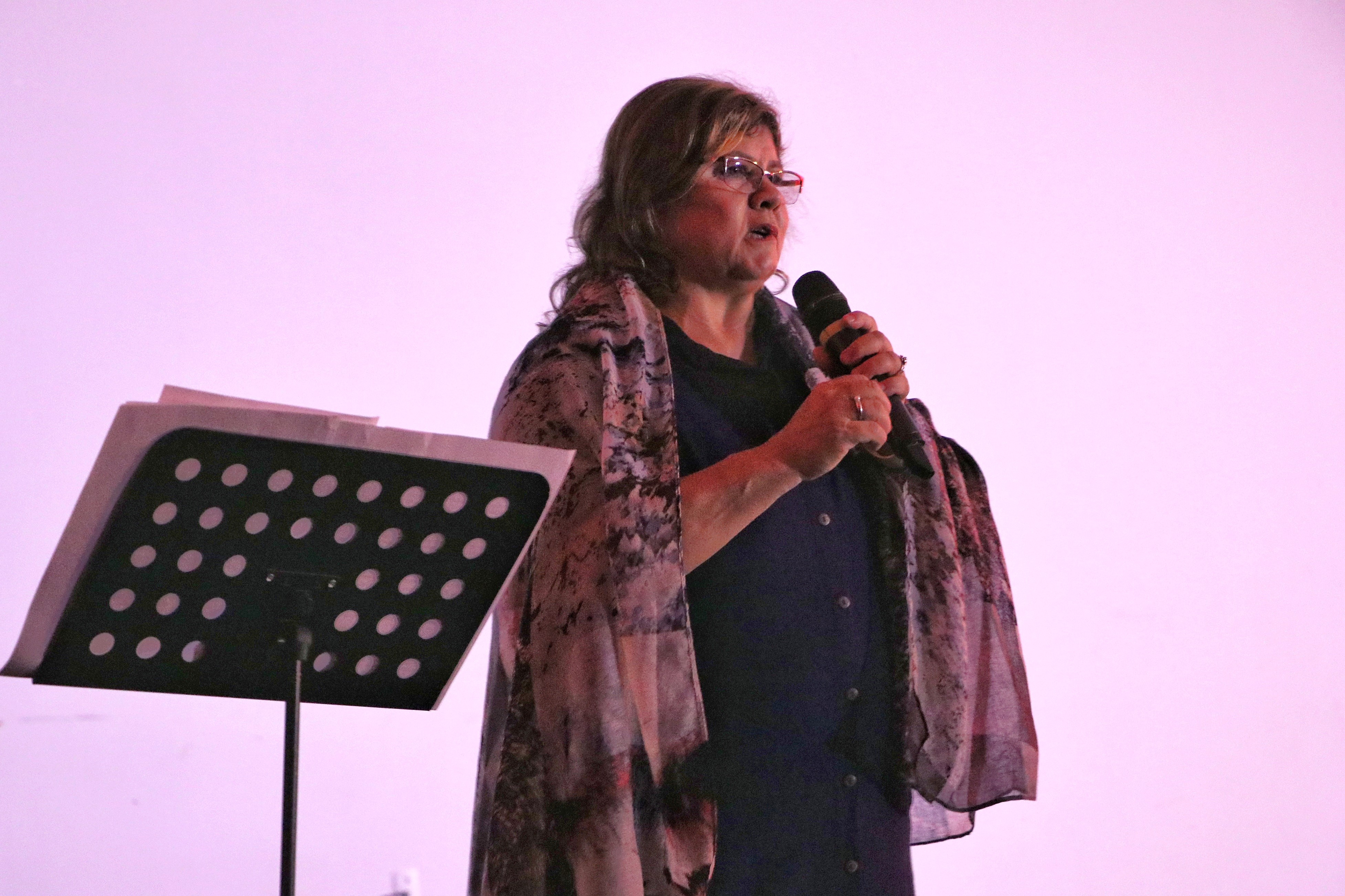 Luara Aquino afirmou que o evento exemplifica o acesso pleno à cultura, pois inclui jovens e adultos a ela, por meio dos corais, e oferta ao público um espetáculo gratuito de alta qualidade Foto: Flávia Ruth/FCP