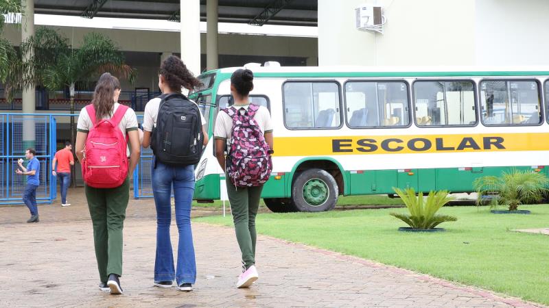Prefeitura conclui licitação dos serviços de ônibus para escolas na zona rural