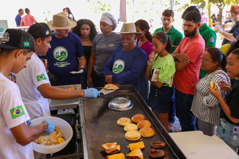 Fazendinha do Calor Humano realiza degustação de produtos certificados pelo SIM