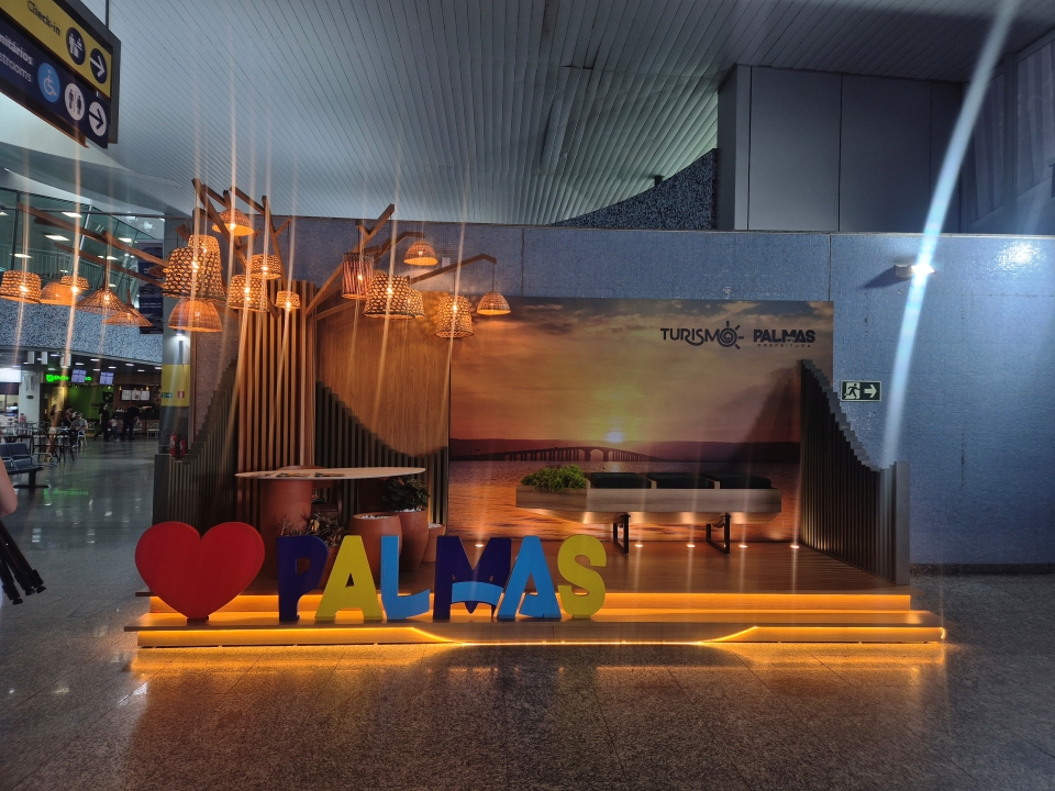 Centro de Atendimento ao Turista no Aeroporto de Palmas pronto para receber visitantes e esclarecer dúvidas