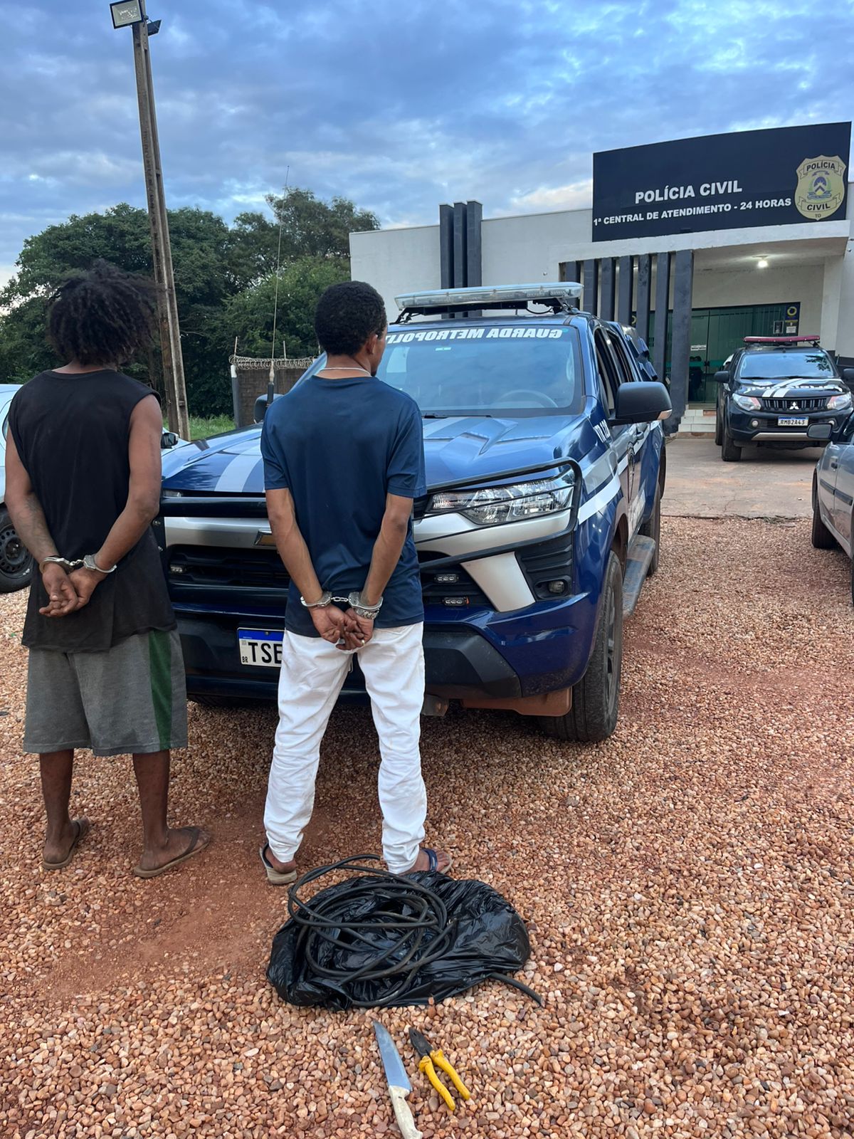 Guarda Metropolitana recupera fios furtados de obra do Acesso Norte e prende suspeitos