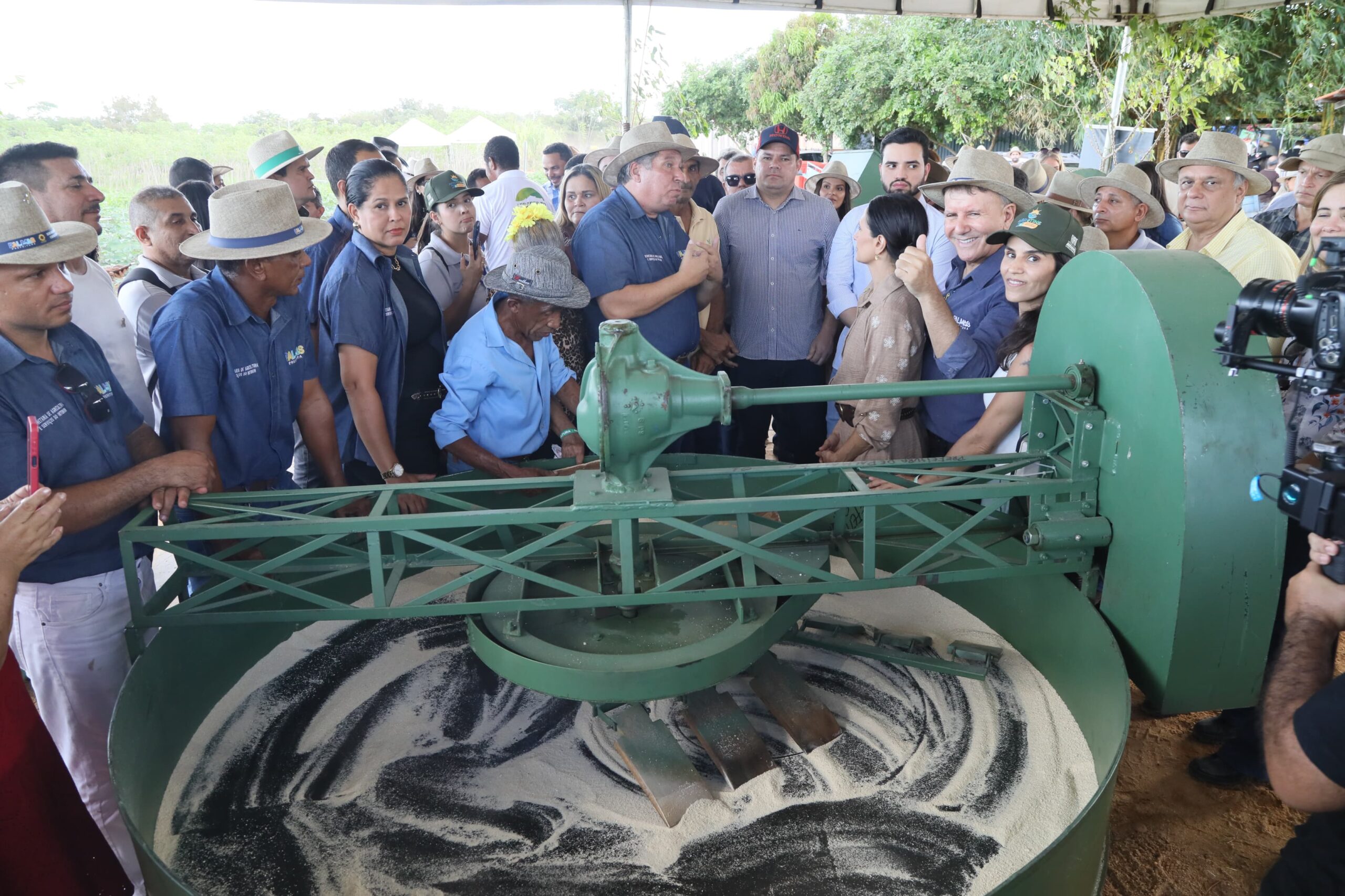 Prefeito Eduardo Siqueira Campos inaugura oficialmente Fazendinha da Feira Agropecuária de Tecnologia do Tocantins