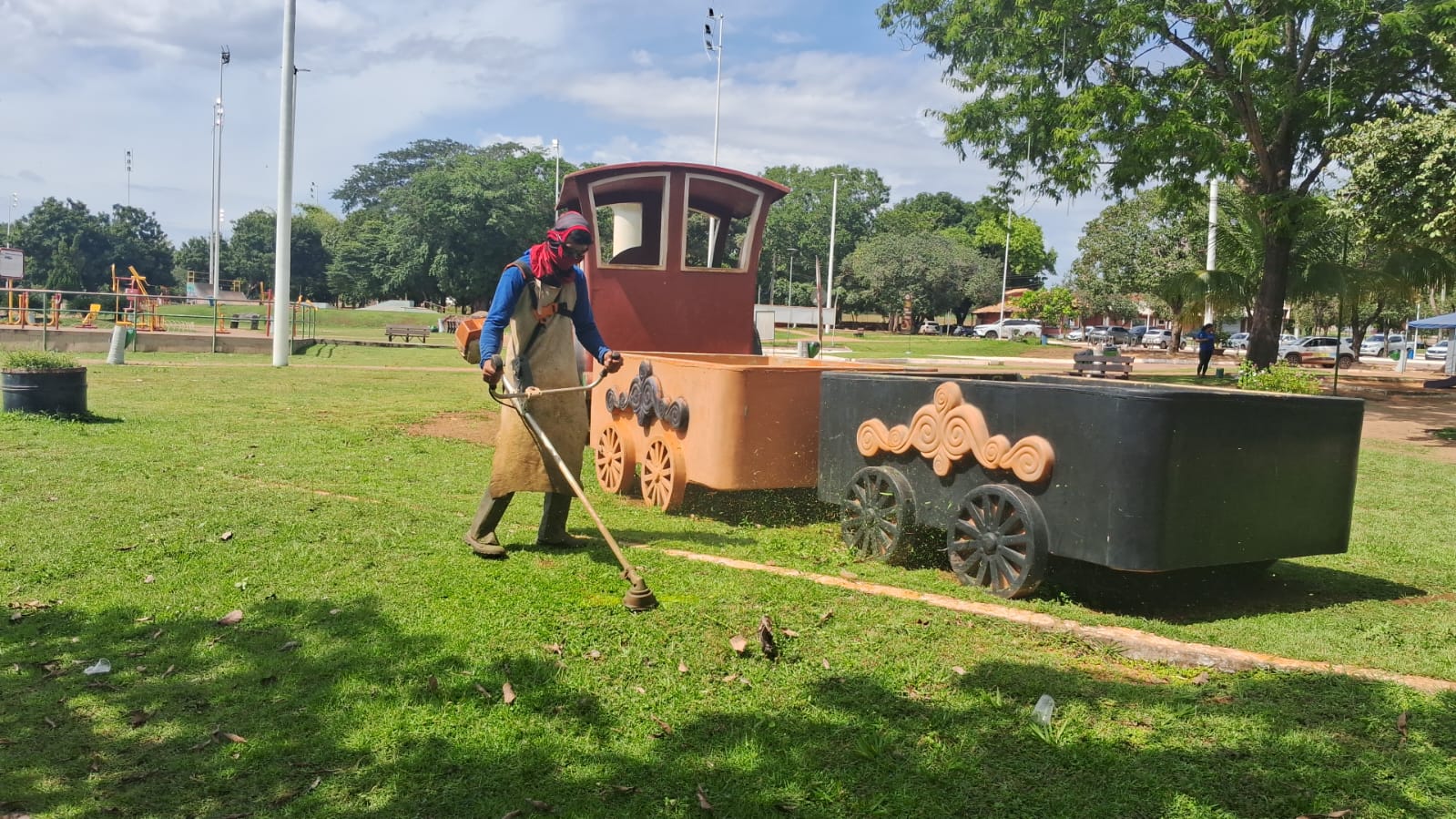 Roçagem no Parque Cesamar