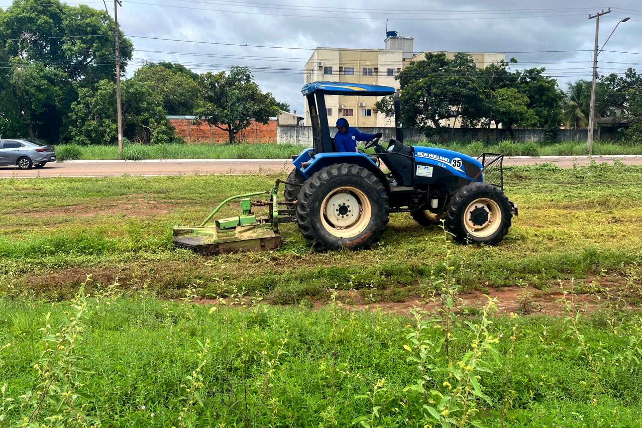 Prefeitura reforça serviço de roçagem na região central de Palmas