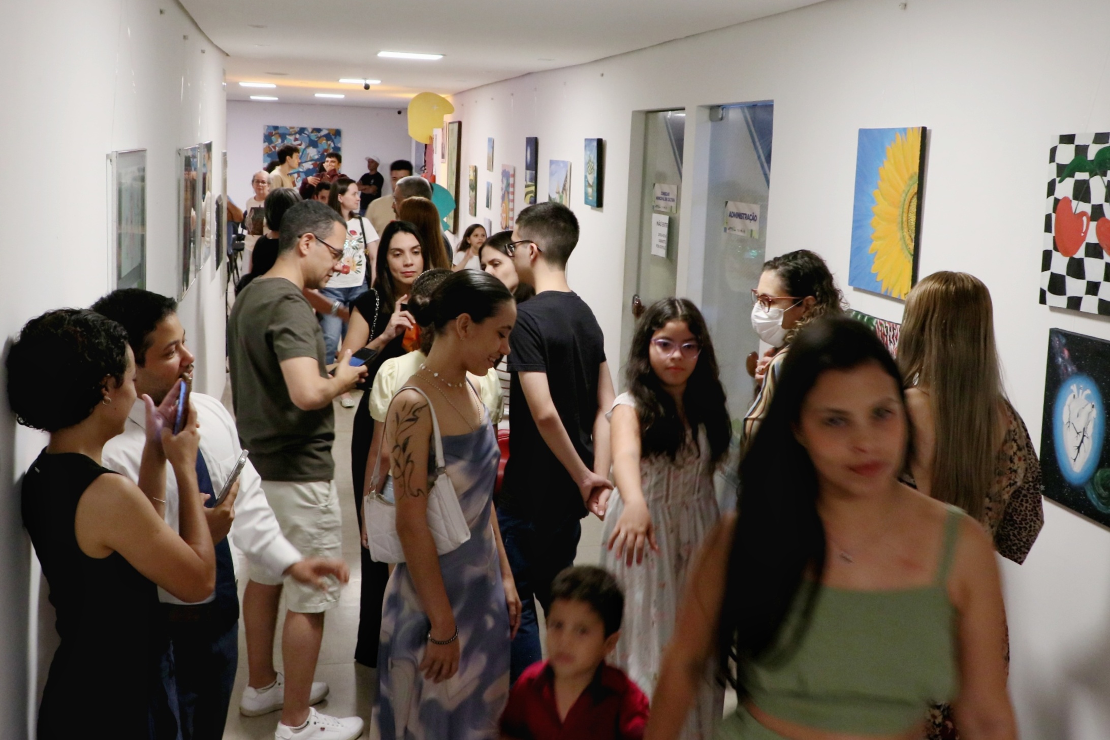 Grande público prestigia abertura de Mostra Didática de Artes Visuais de Palmas