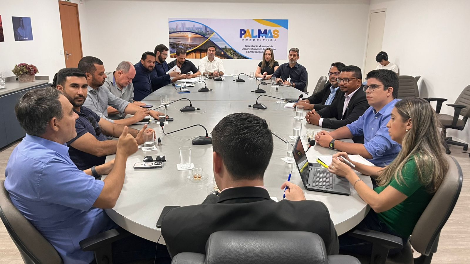Prefeitura articula desburocratização de processos para abertura e funcionamento de empresas na Capital