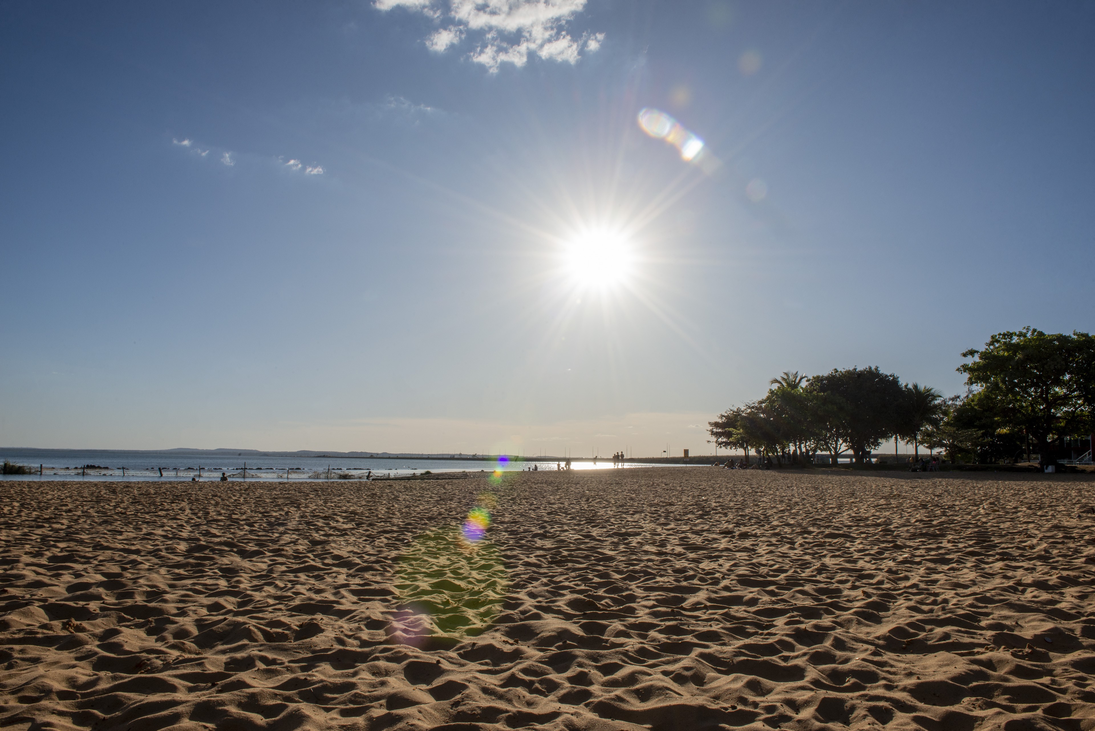 Clima quente predomina no feriadão prolongado na Capital