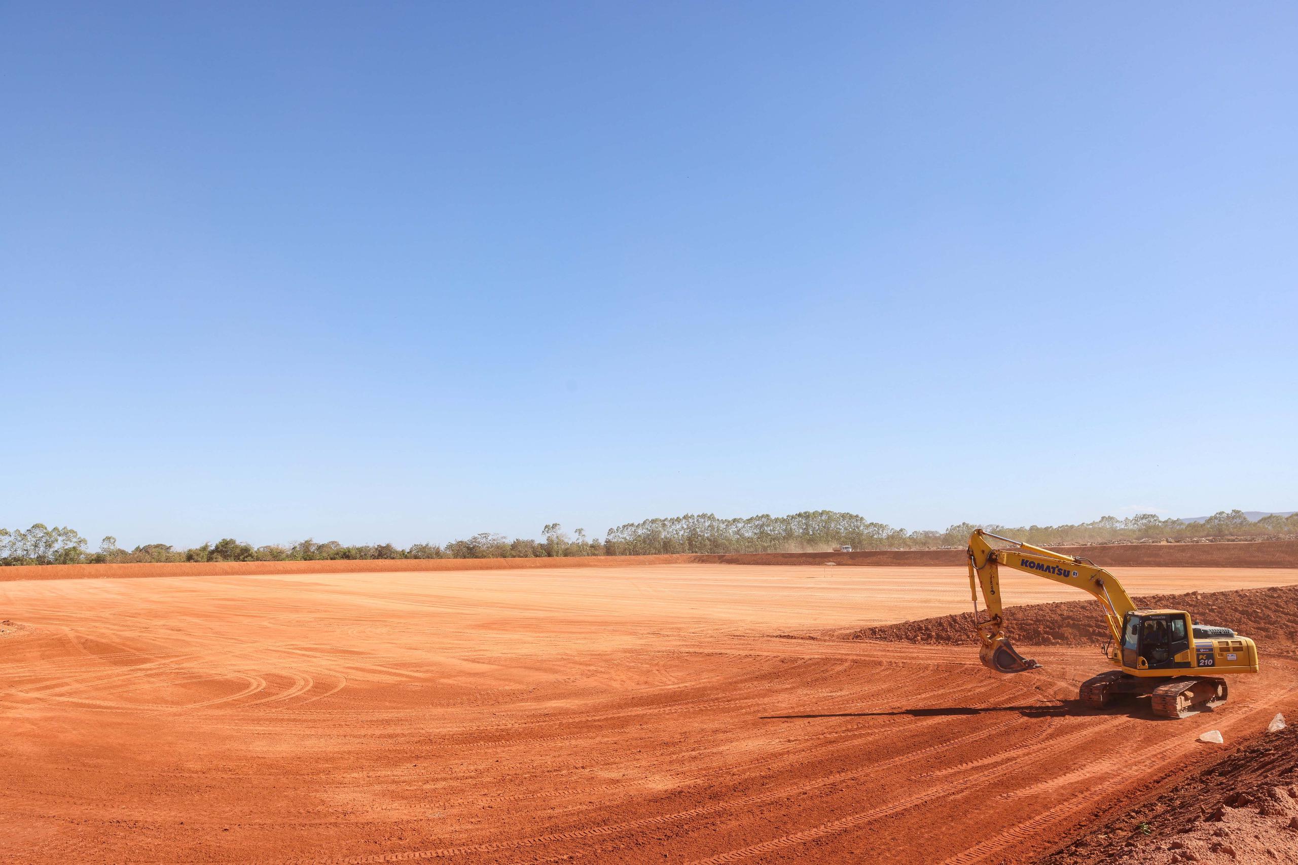 Prefeitura de Palmas executa terraplanagem para construção da sétima célula do Aterro Sanitário