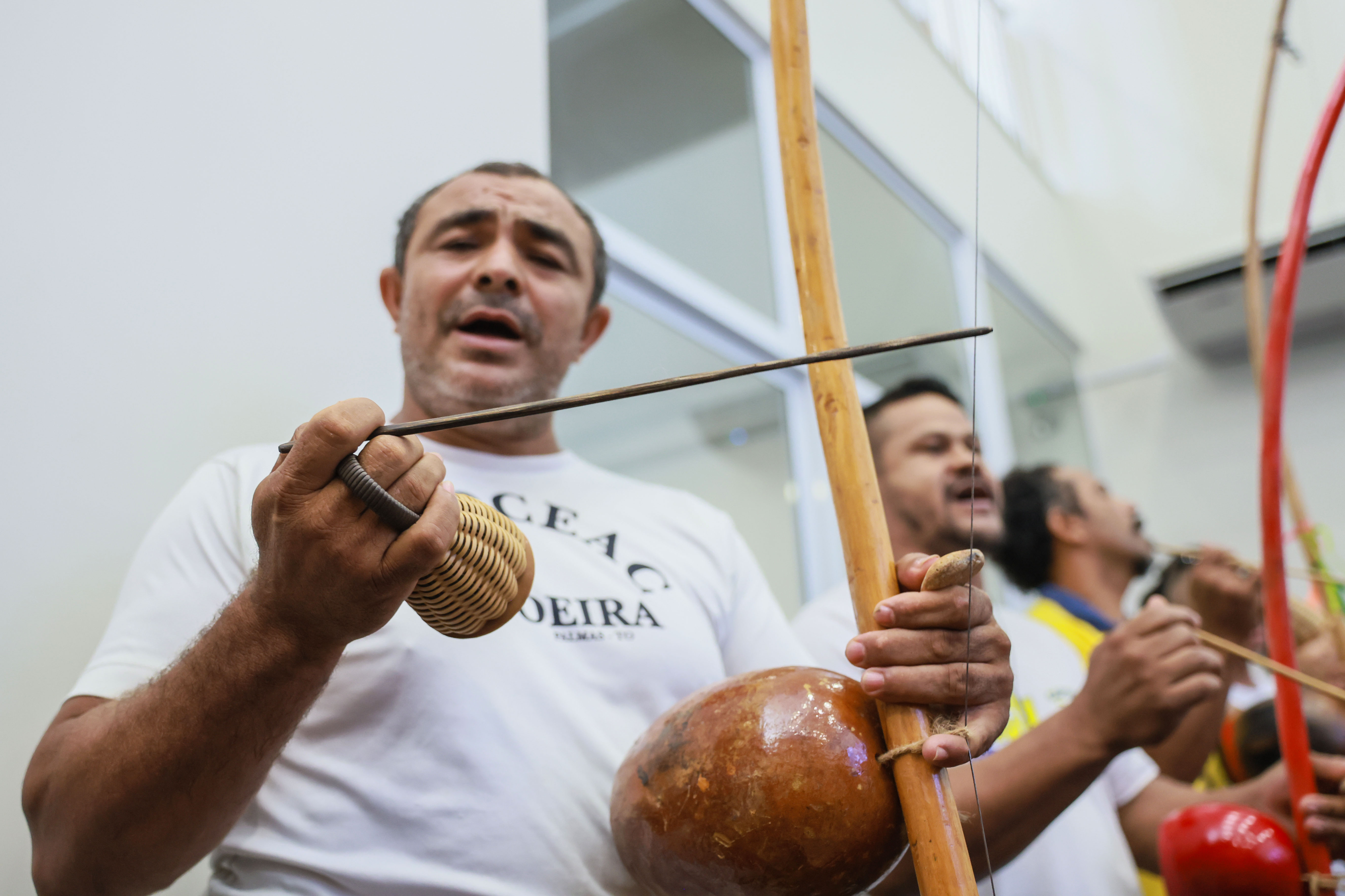 1ª Audiência Pública sobre o Fortalecimento da Capoeira A Prefeitura de Palmas, por meio da Secretaria Extraordinária de Igualdade Racial e Direitos Humanos (Seirdh), realiza nesta quinta-feira, 24, às 9 horas, a 1ª Audiência Pública sobre o fortalecimento da capoeira na Capital. O encontro acontece no Plenário da Câmara Municipal de Palmas, com a presença de representantes do poder público, capoeiristas, movimentos sociais e membros da comunidade.Data: 24/04/2025Local: Câmara Municipal de Palmas - Palmas - TOFoto: Júnior Suzuki