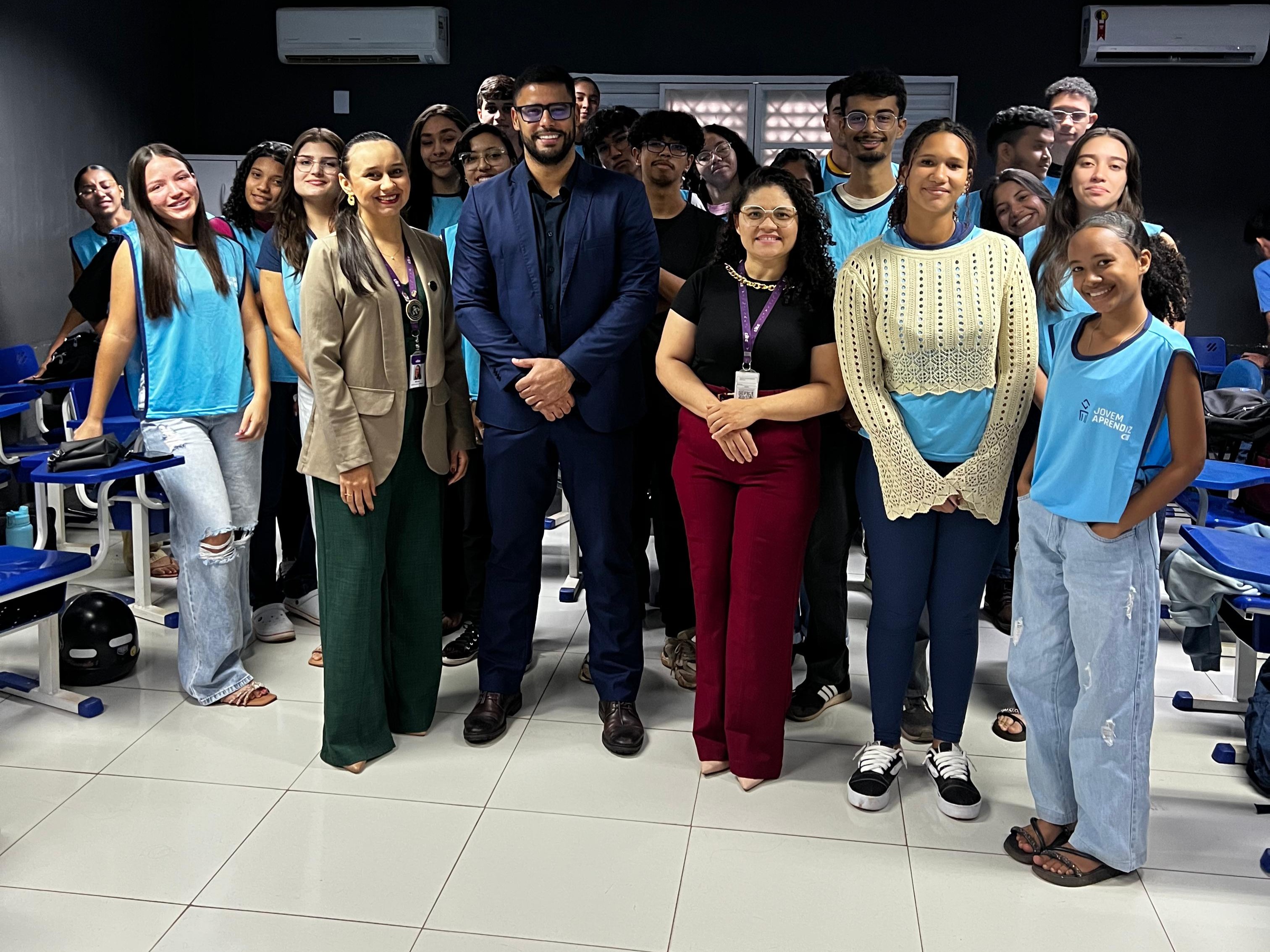 Falar de direitos humanos com a juventude é investir em uma sociedade mais justa, disse Eduardo Azevedo