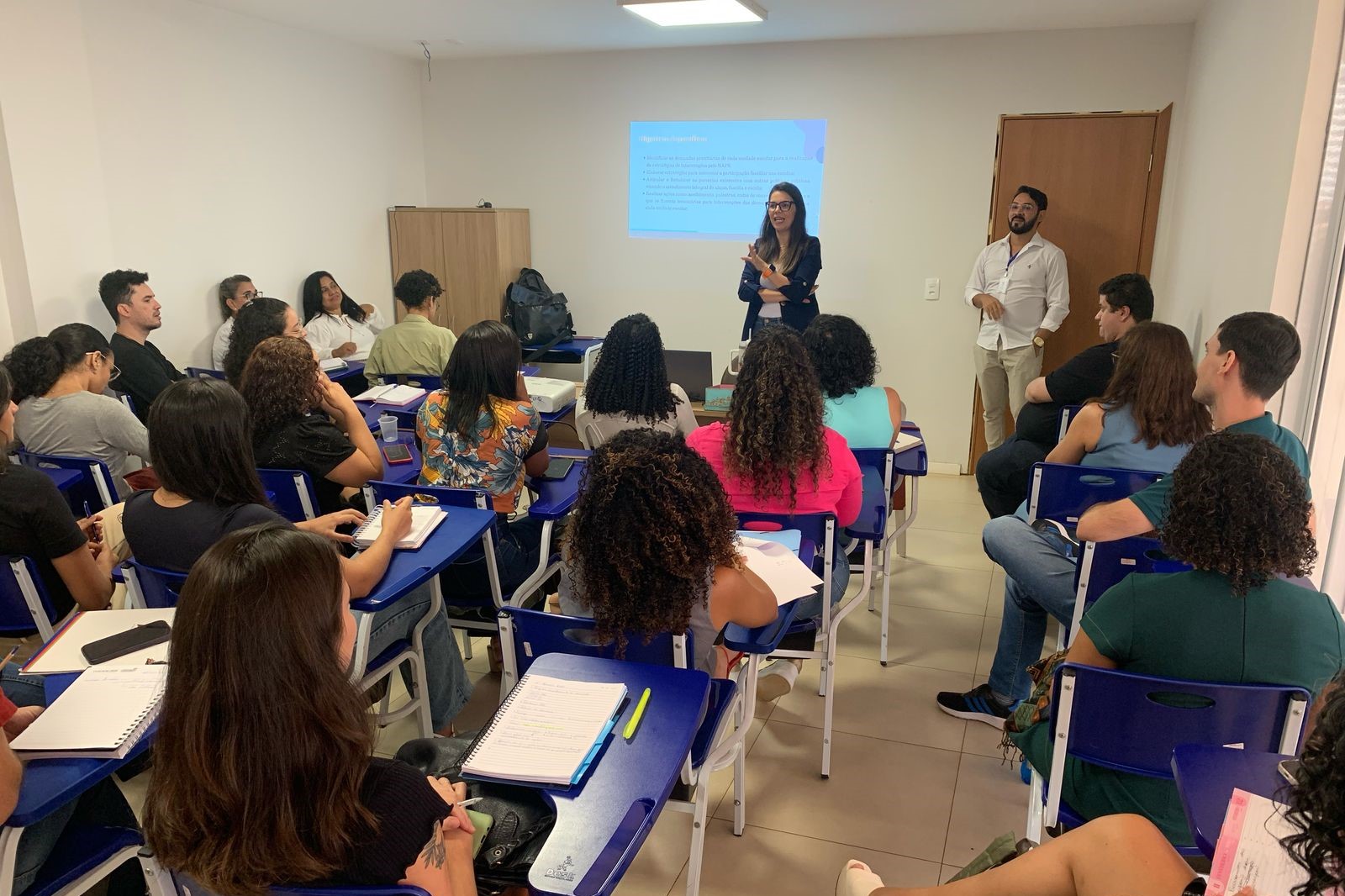 Prefeitura de Palmas promove reunião com psicólogos e assistentes sociais aprovados no concurso da Educação 