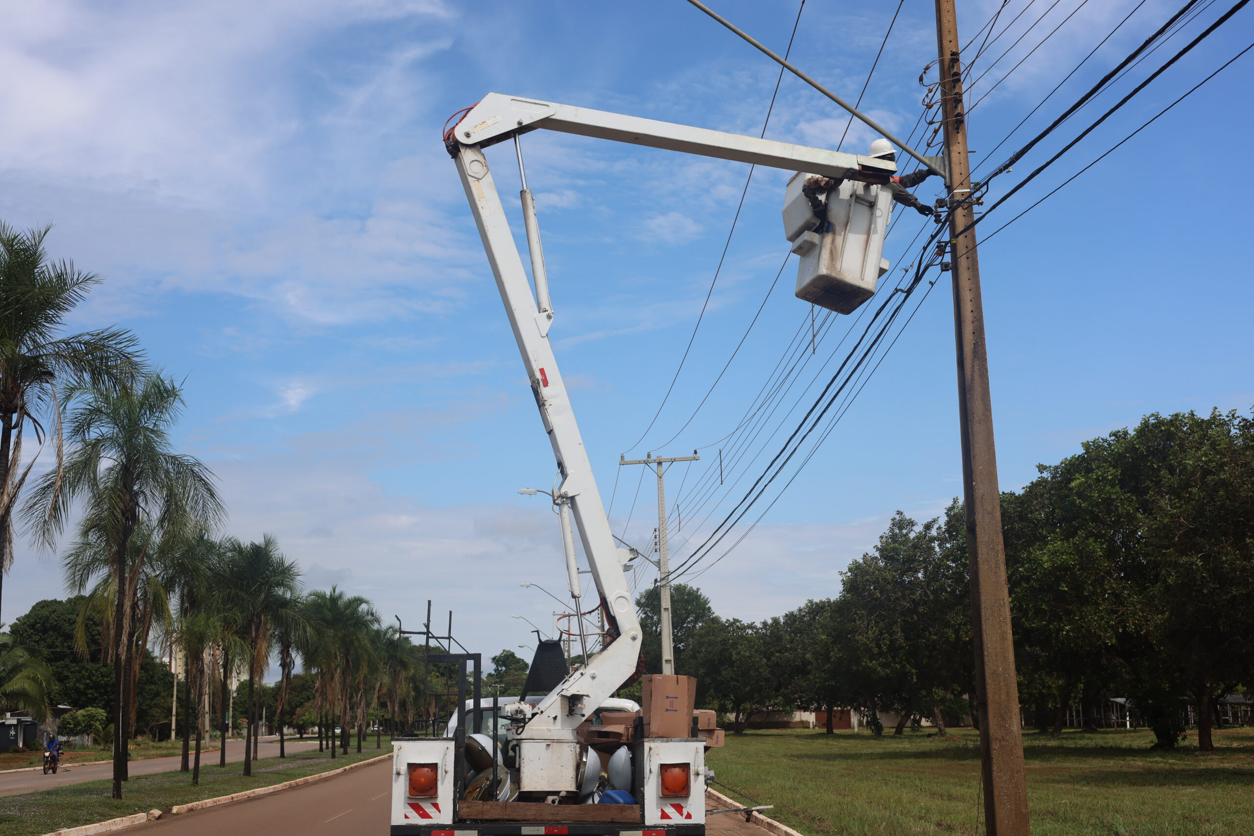 Prefeitura de Palmas substitui mais de seis mil luminárias para maior eficiência energética