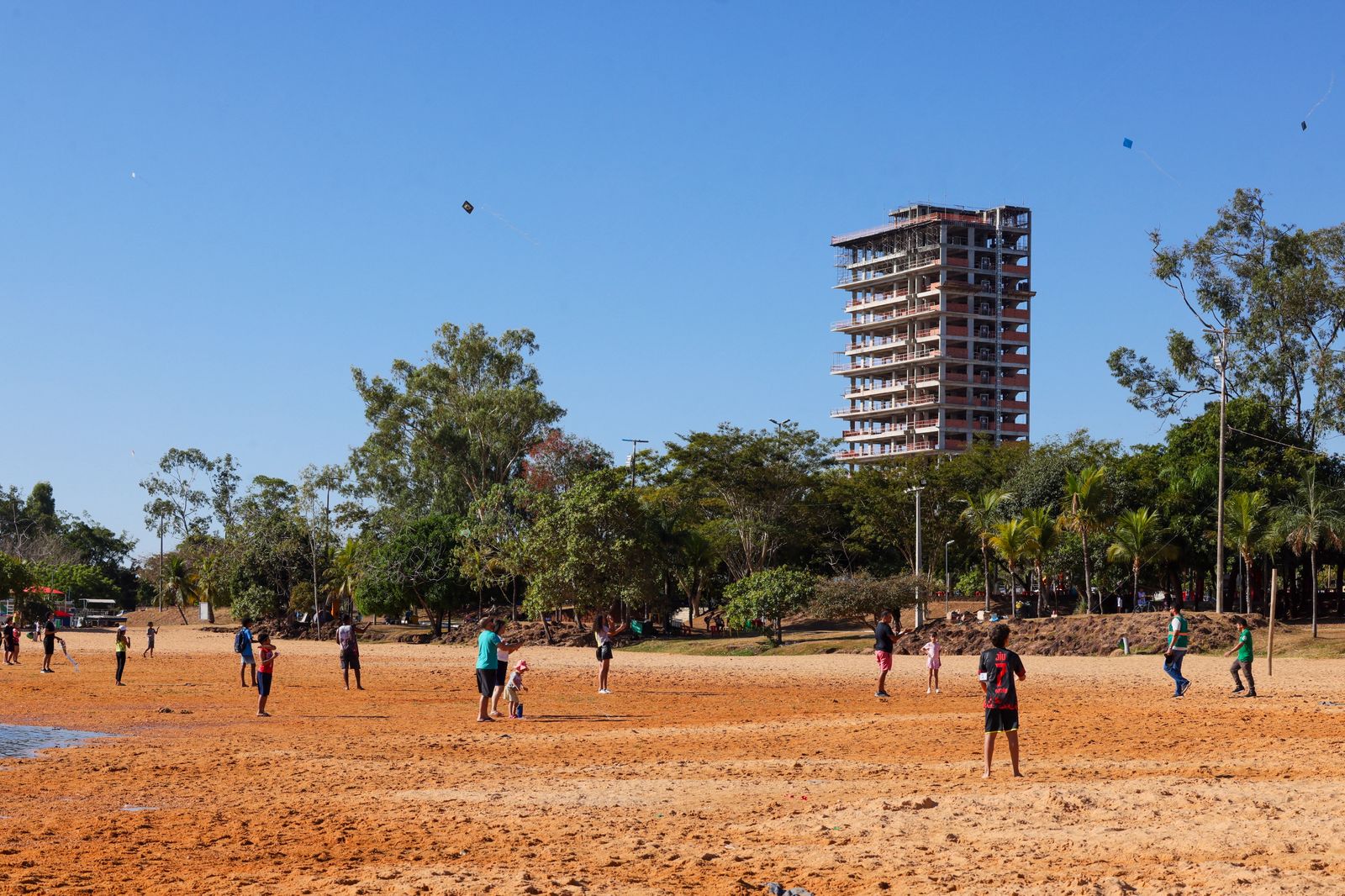 Nem o sol forte tirou a animação de adultos e crianças