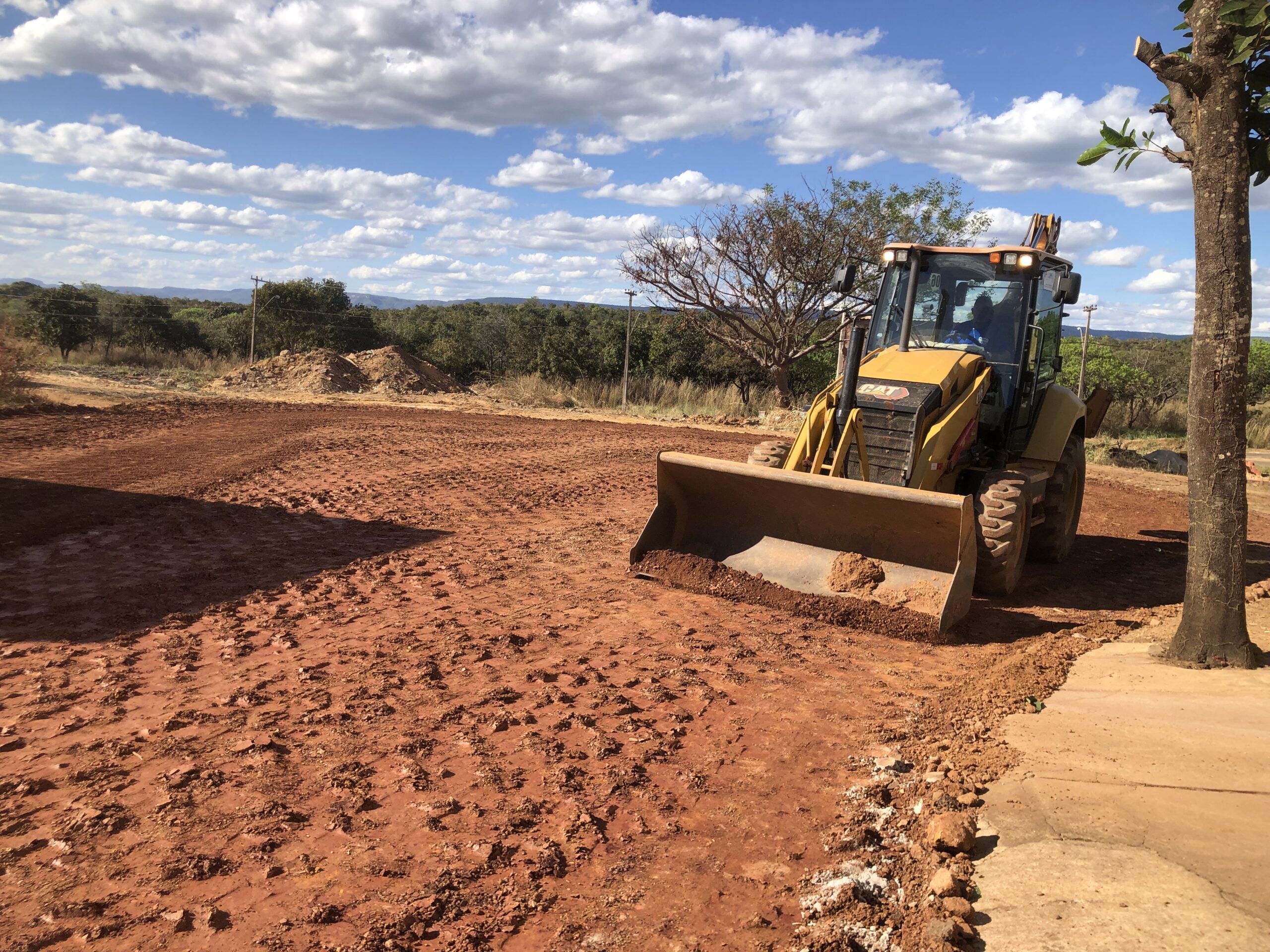 Prefeitura de Palmas executa serviços de recuperação de pavimento dos retornos da Arno 42
