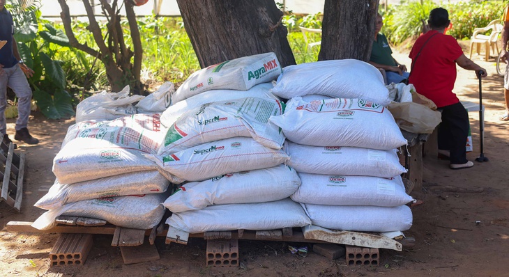 Horta comunitária da Arse 112 recebeu 25 sacos de 50 quilos de adubos