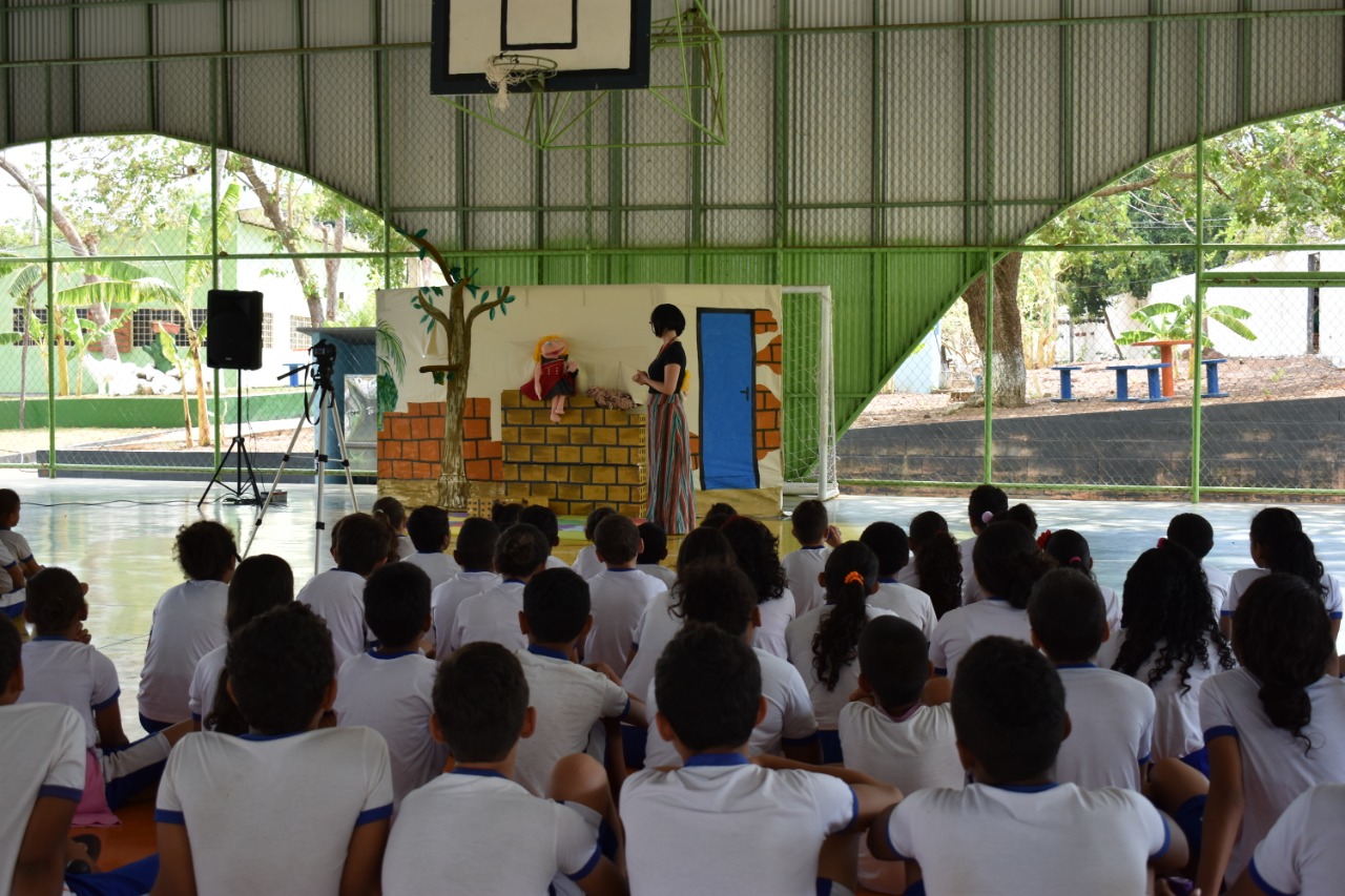 Programa de Erradicação do Trabalho Infantil realiza teatro na Escola do Campo Aprígio Thomas de Matos