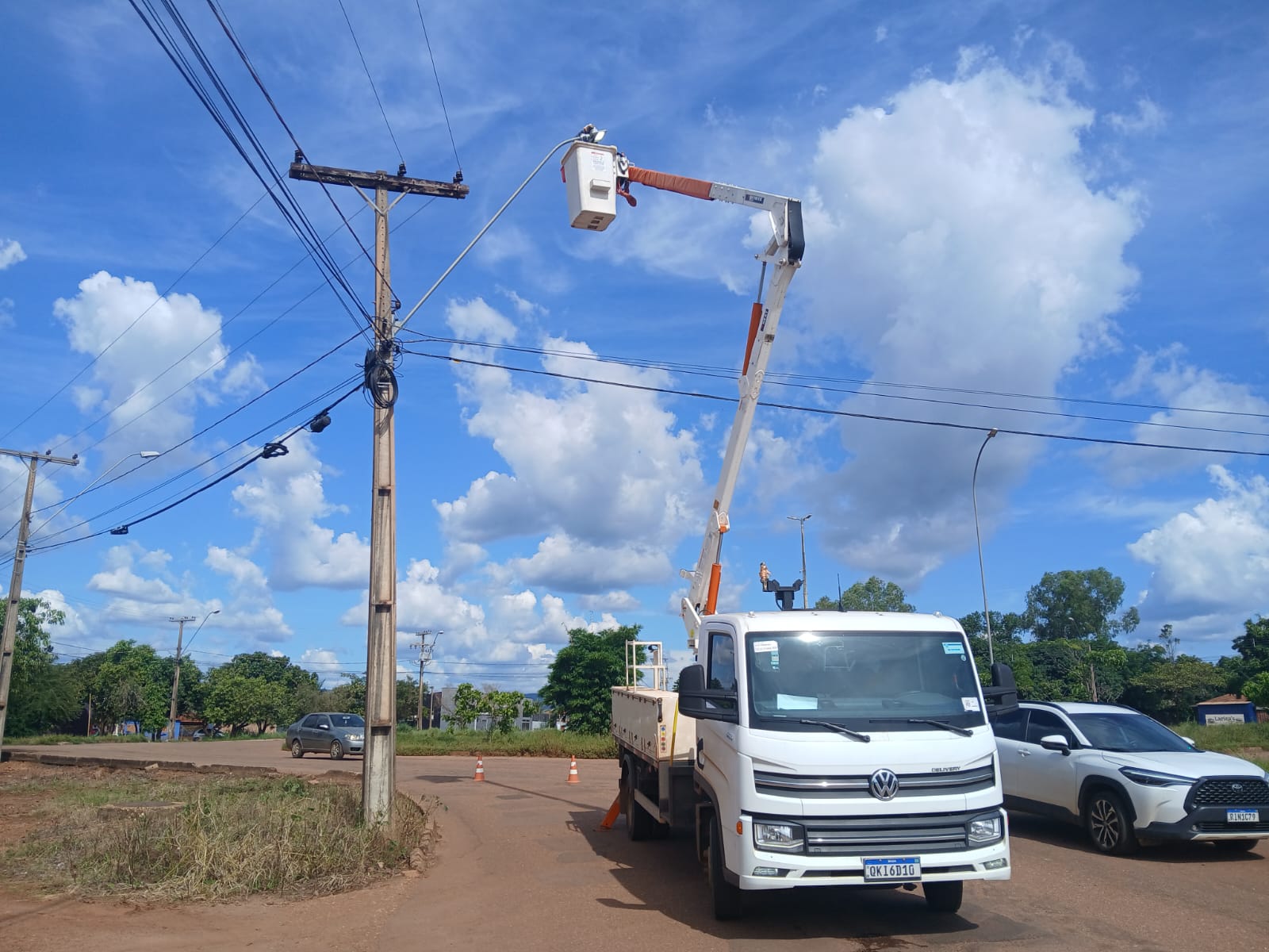 Equipes da Infraestrutura da Prefeitura de Palmas atuam em serviços de troca e manutenção de luminárias em quase 20 pontos da cidade