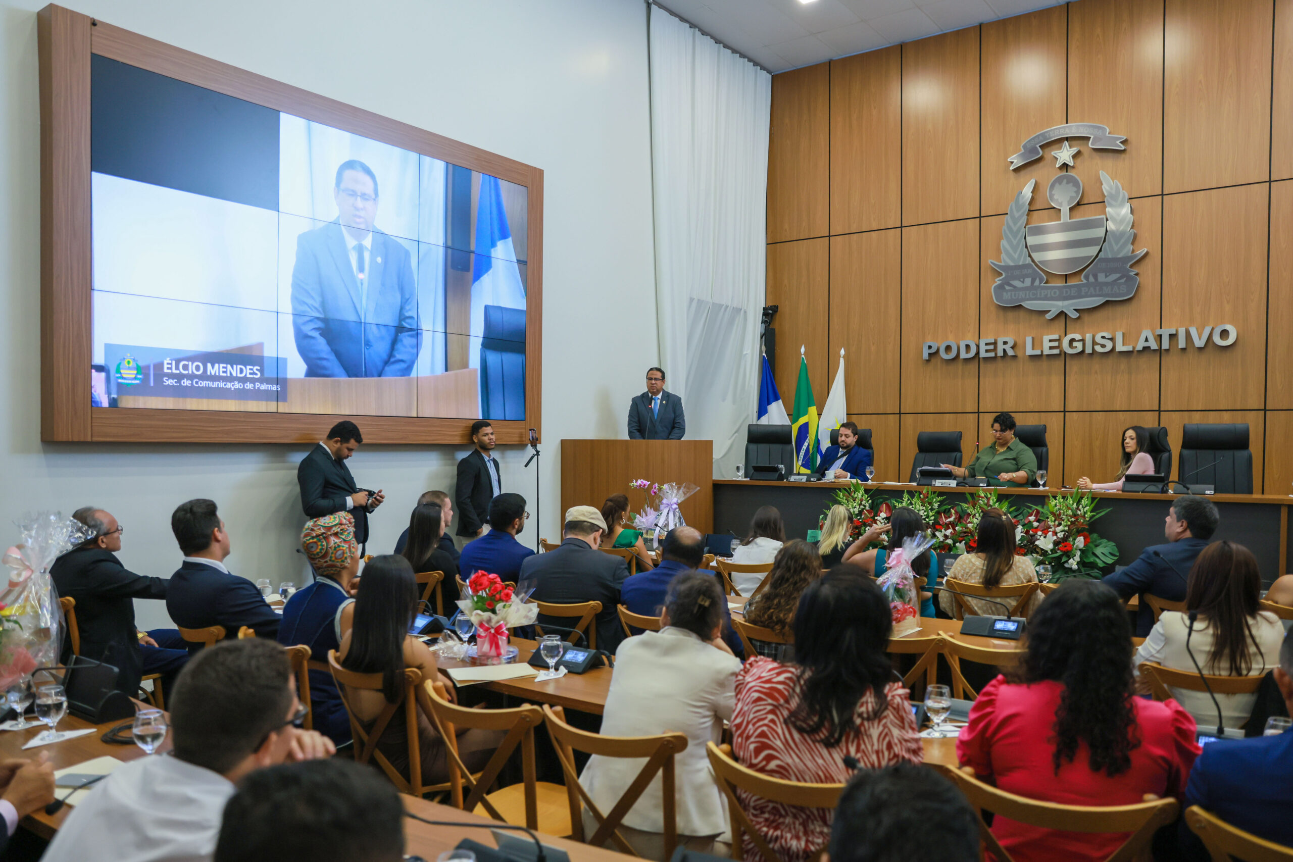 Secretário Élcio Mendes é homenageado pelo Dia do Jornalista em sessão na Câmara de Palmas