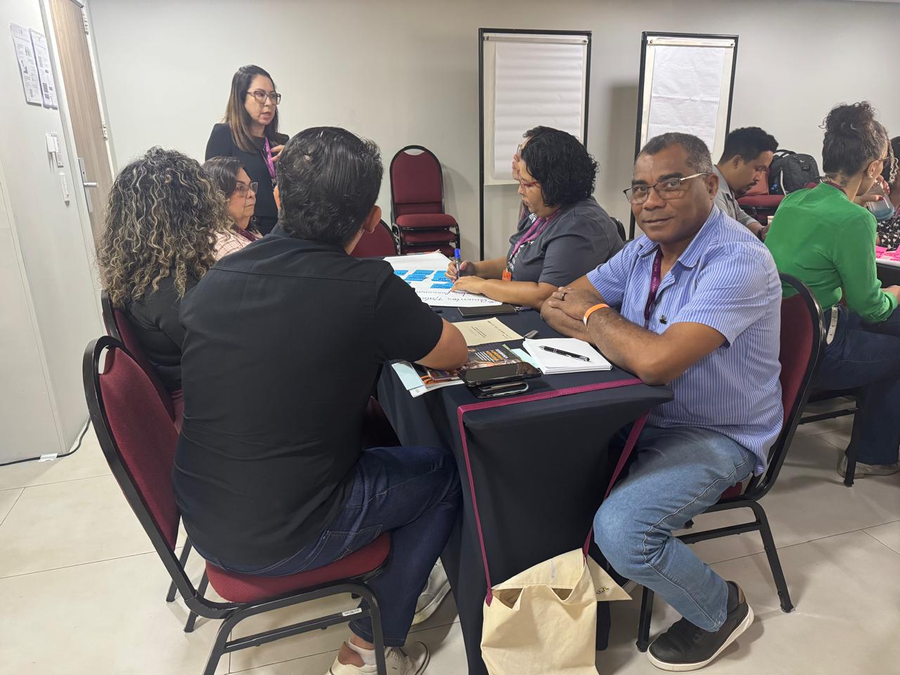 Secretário-executivo da Semas, Amilson Rodrigues, participando de uma oficina sobre os alimentos naturais da Amazônia
