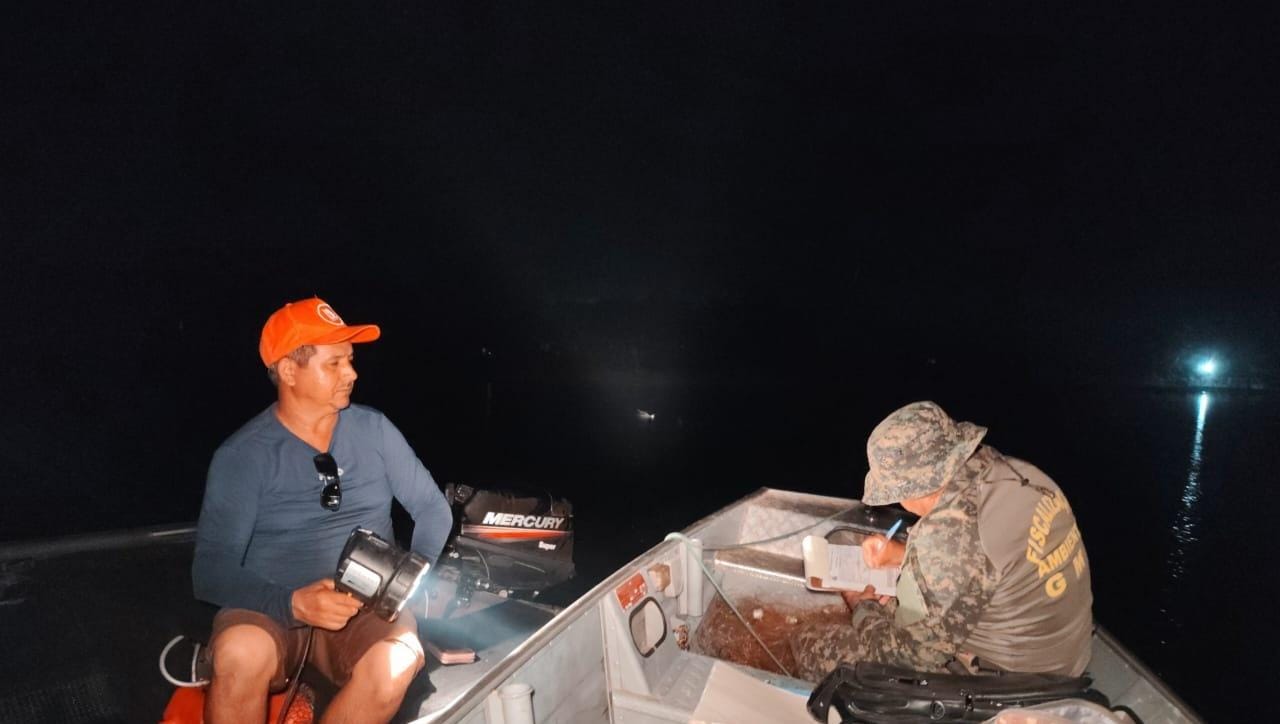 Equipes da Divisão Ambiental da GMP realizam rondas terrestres e fluviais, além de fiscalizações em rios, lagos, pontes, pesque-pagues e pontos de comercialização de pescado