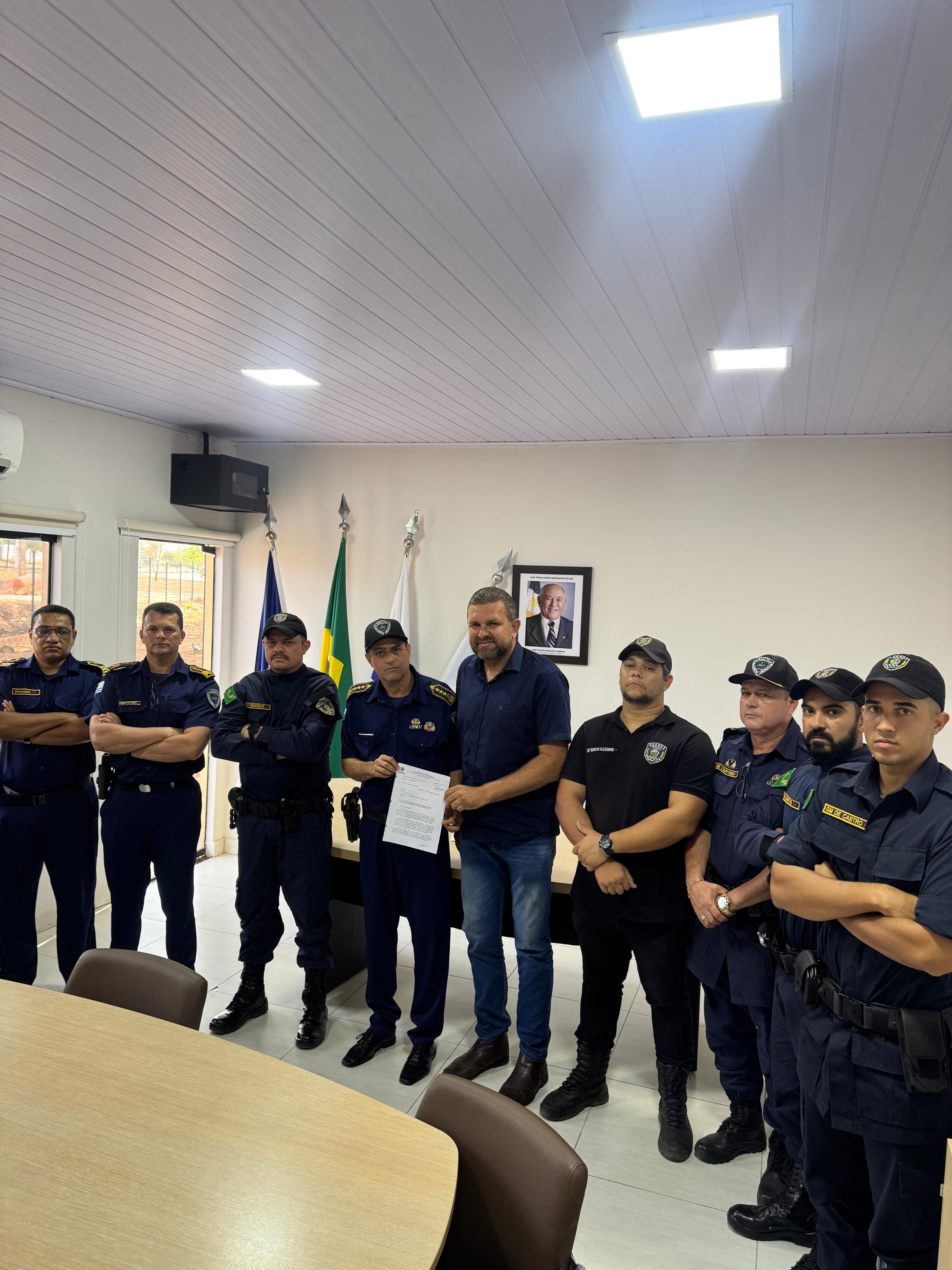 Guarda Metropolitana de Palmas recebe prefeito de Silvanópolis para alinhar apoio na formação de novos guardas municipais