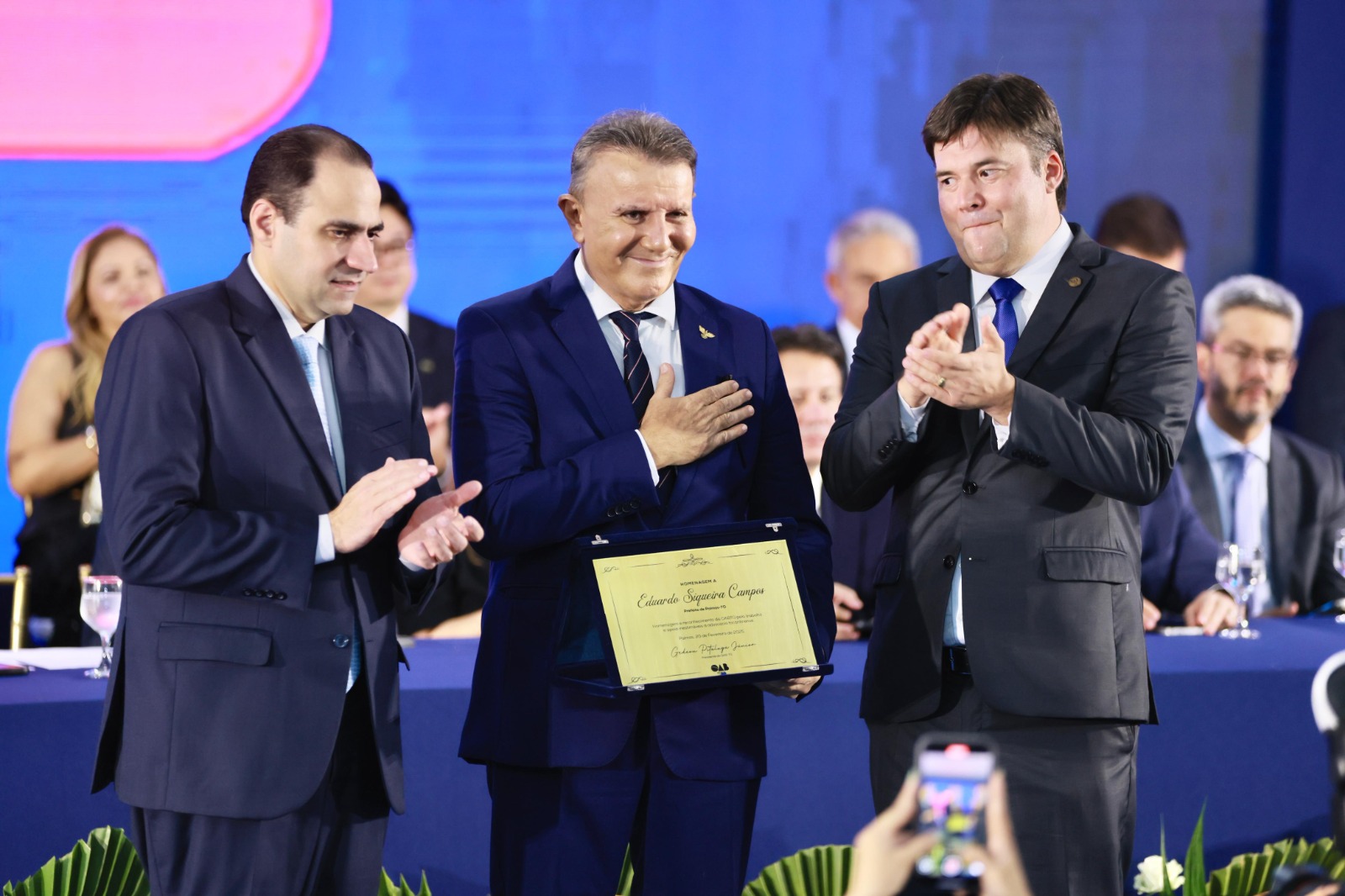 Prefeito de Palmas recebe homenagem em solenidade de posse da nova gestão da OAB Tocantins