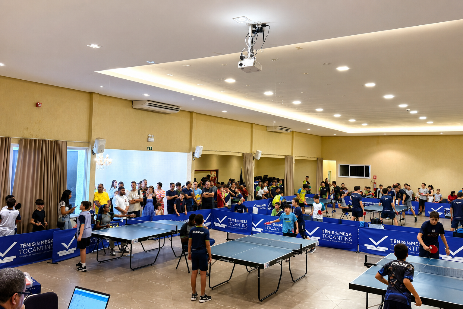 Estudantes da Capital são engajados em torneio de tênis de mesa para fortalecimento do esporte escolar