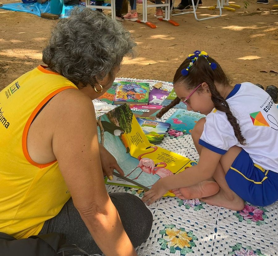 Educação de Palmas promove encontro intergeracional entre crianças e idosos na Prainha da UFT