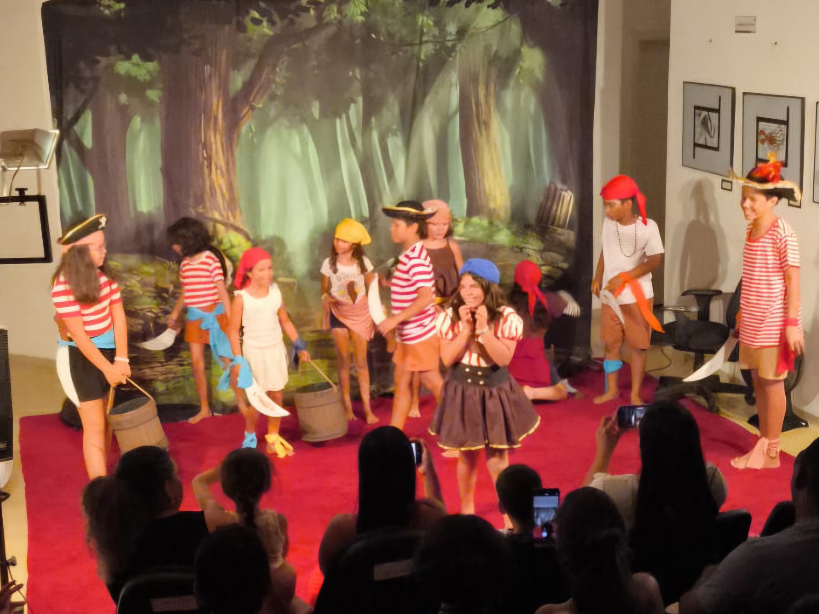 Alunos do curso de teatro da Fundação Cultural de Palmas apresentam espetáculos no projeto Palco Aberto