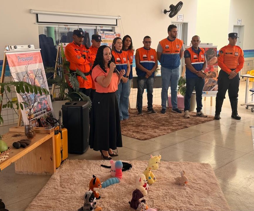 Defesa Civil promove ação educativa no Cmei Terezinha Alves Evangelista no Dia da Árvore