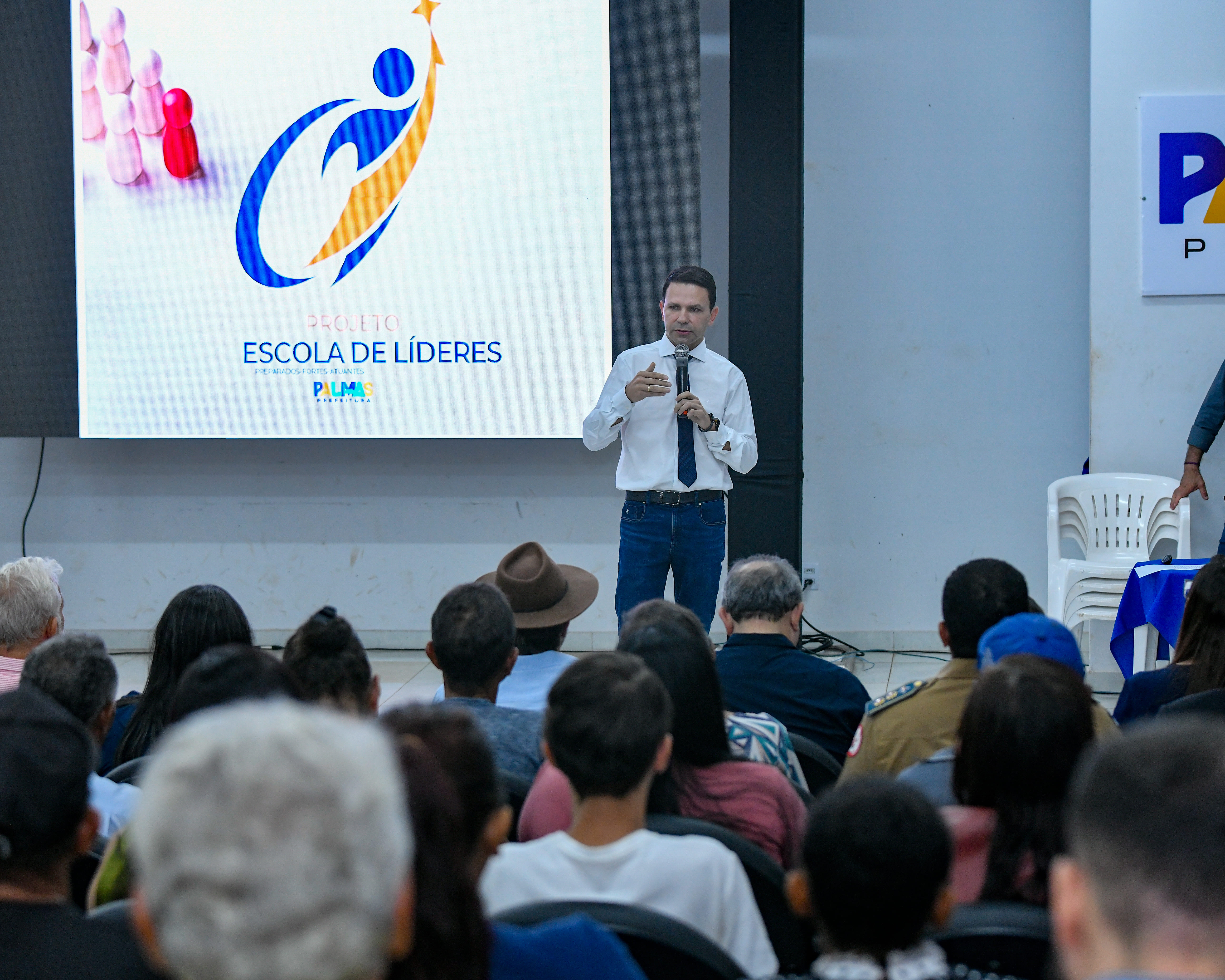 Escola de Líderes reúne mais de 300 pessoas e fortalece integração entre comunidades e poder público em Palmas