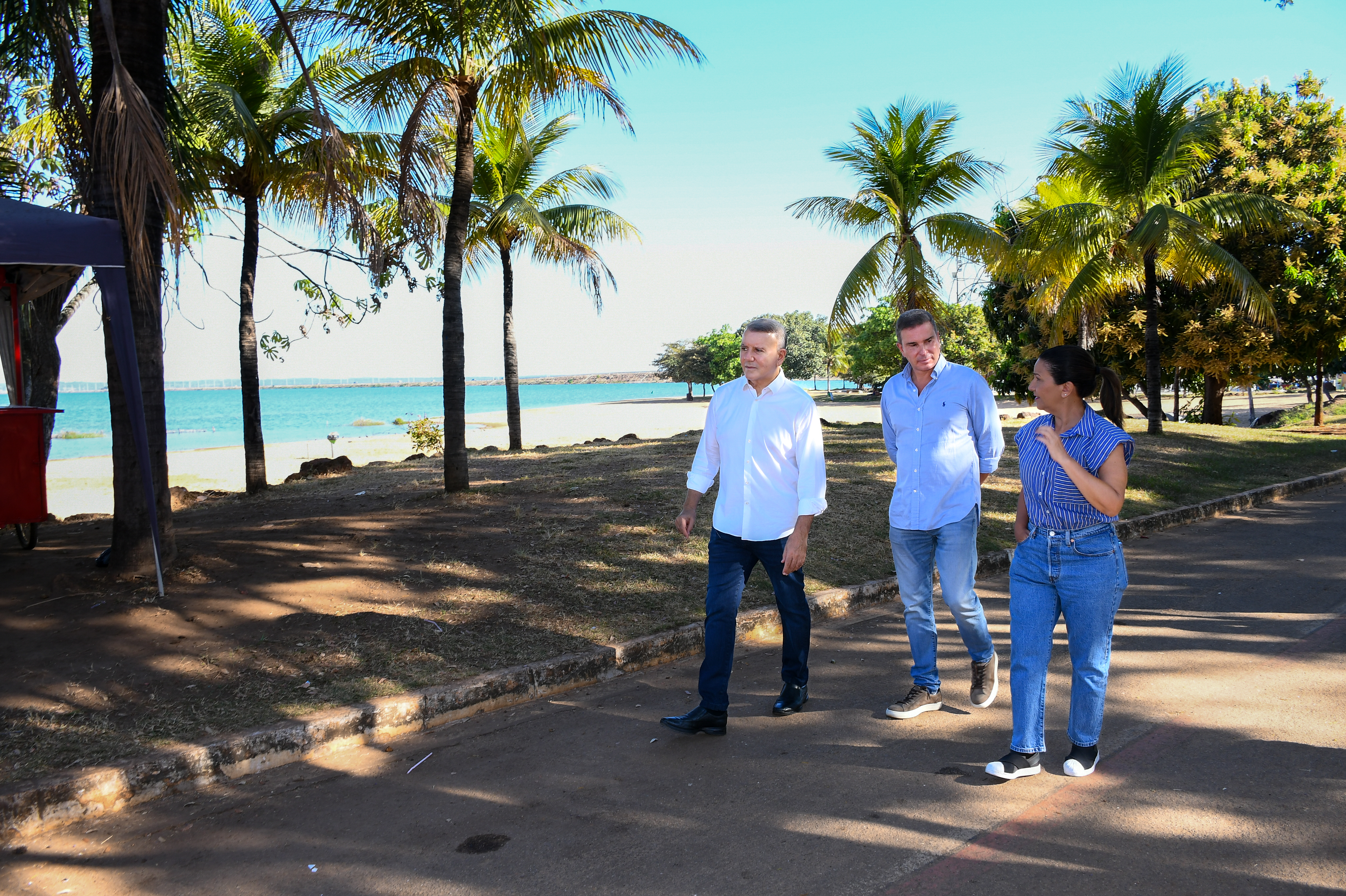 Prefeito Eduardo Siqueira Campos vistoria obras de ampliação da Praia da Graciosa