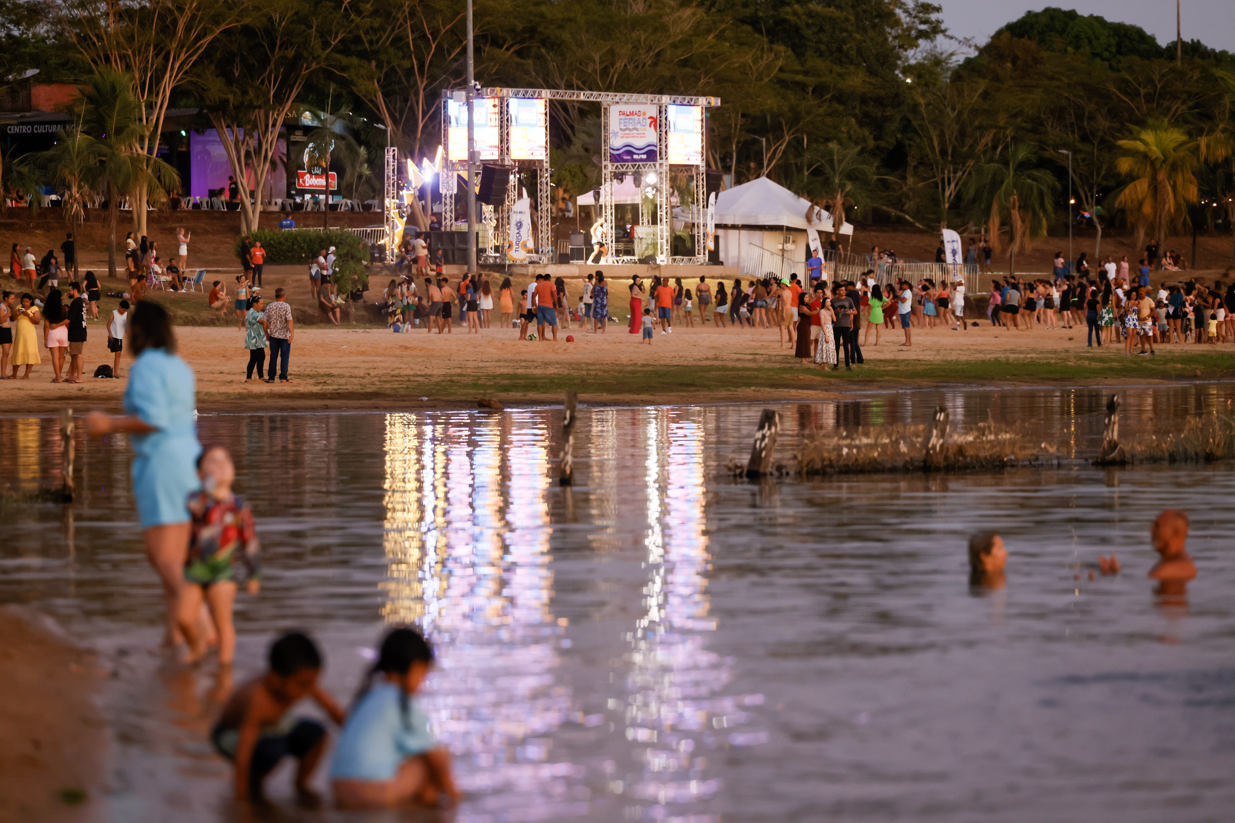 Último fim de semana do Palmas Férias 2026 leva música, lazer e atrações às praias da Capital