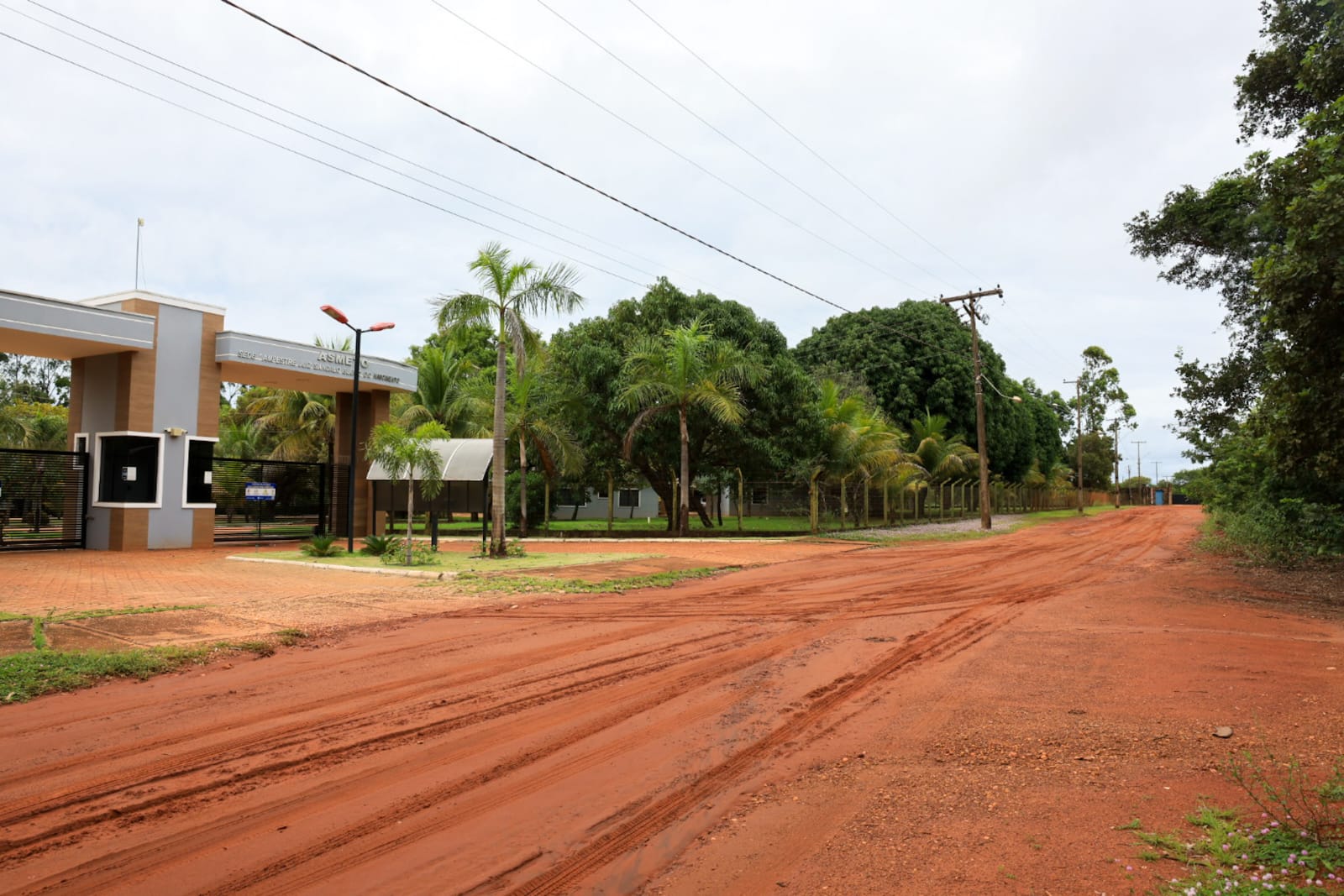 Prefeitura de Palmas conduz etapa estratégica dos planos de ocupação em duas regiões da Capital com reunião dos proprietários
