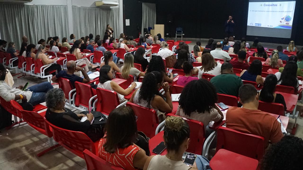 Prefeitura de Palmas promove formação para fortalecer busca ativa e evitar a evasão escolar