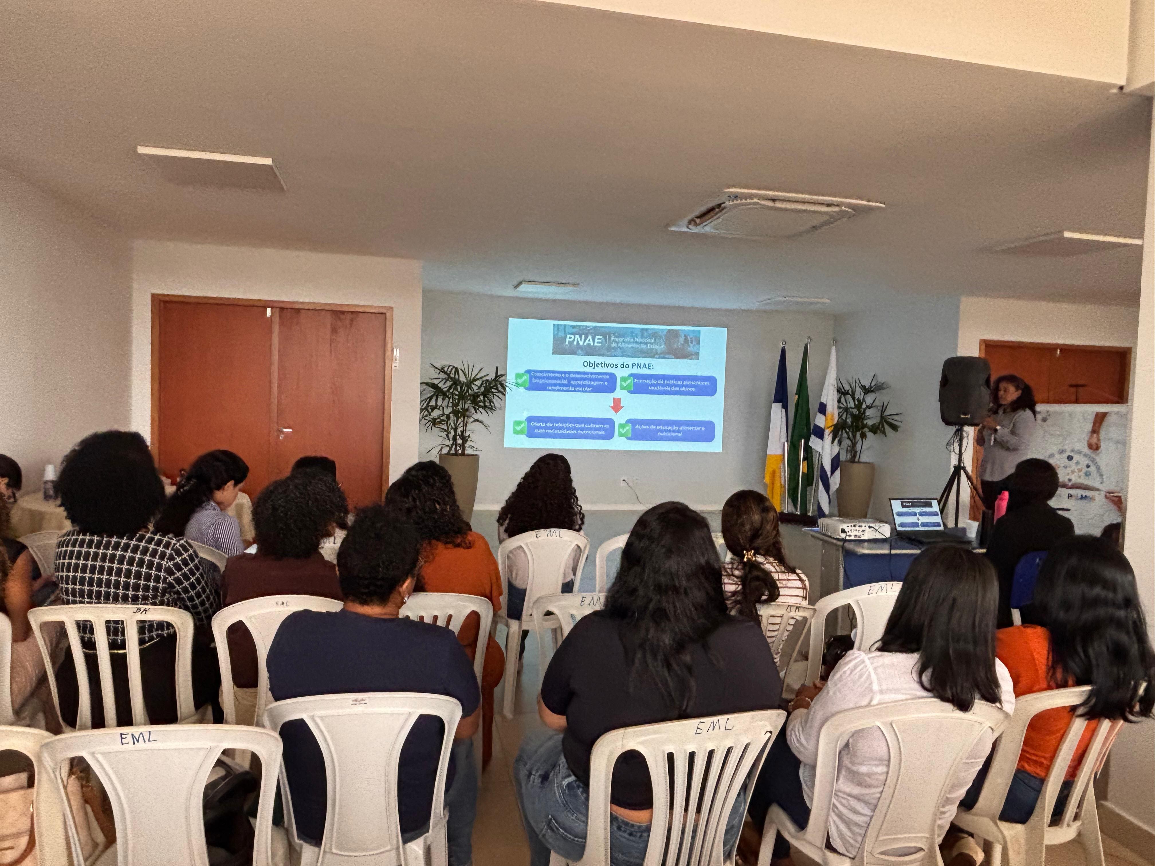 Prefeitura de Palmas realiza formação sobre alimentação e primeiros socorros para professores que atuam com turmas de berçários