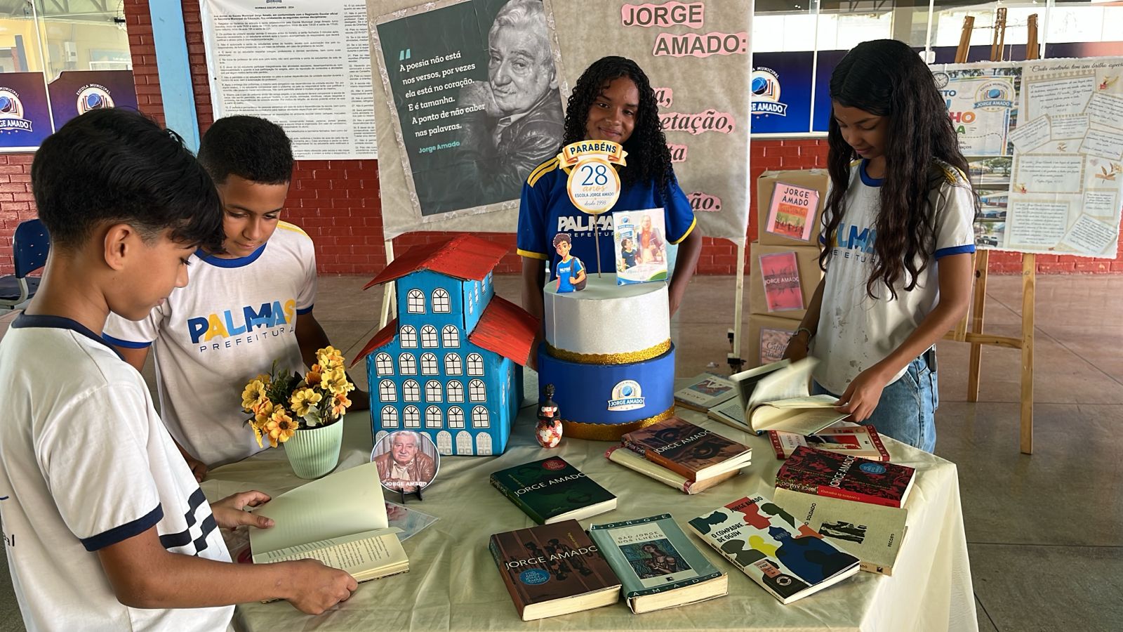 Estímulo à leitura marca programação de aniversário da Escola Municipal Jorge Amado