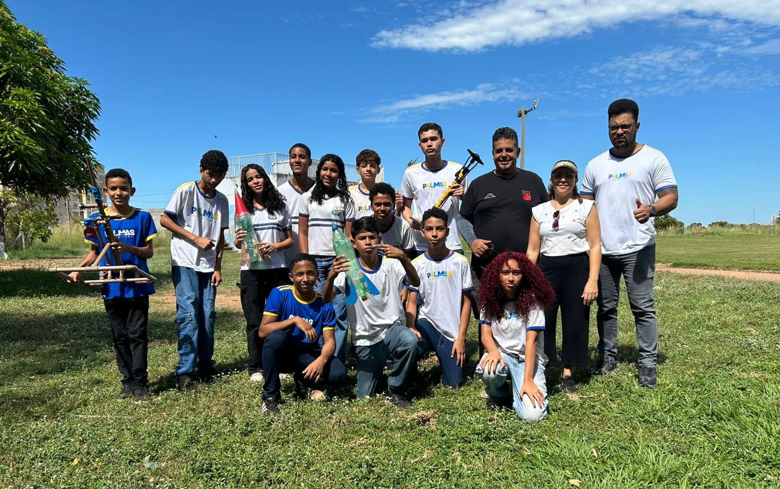 Alunos da ETI Daniel Batista lançam foguetes visando participação em Olimpíada Brasileira