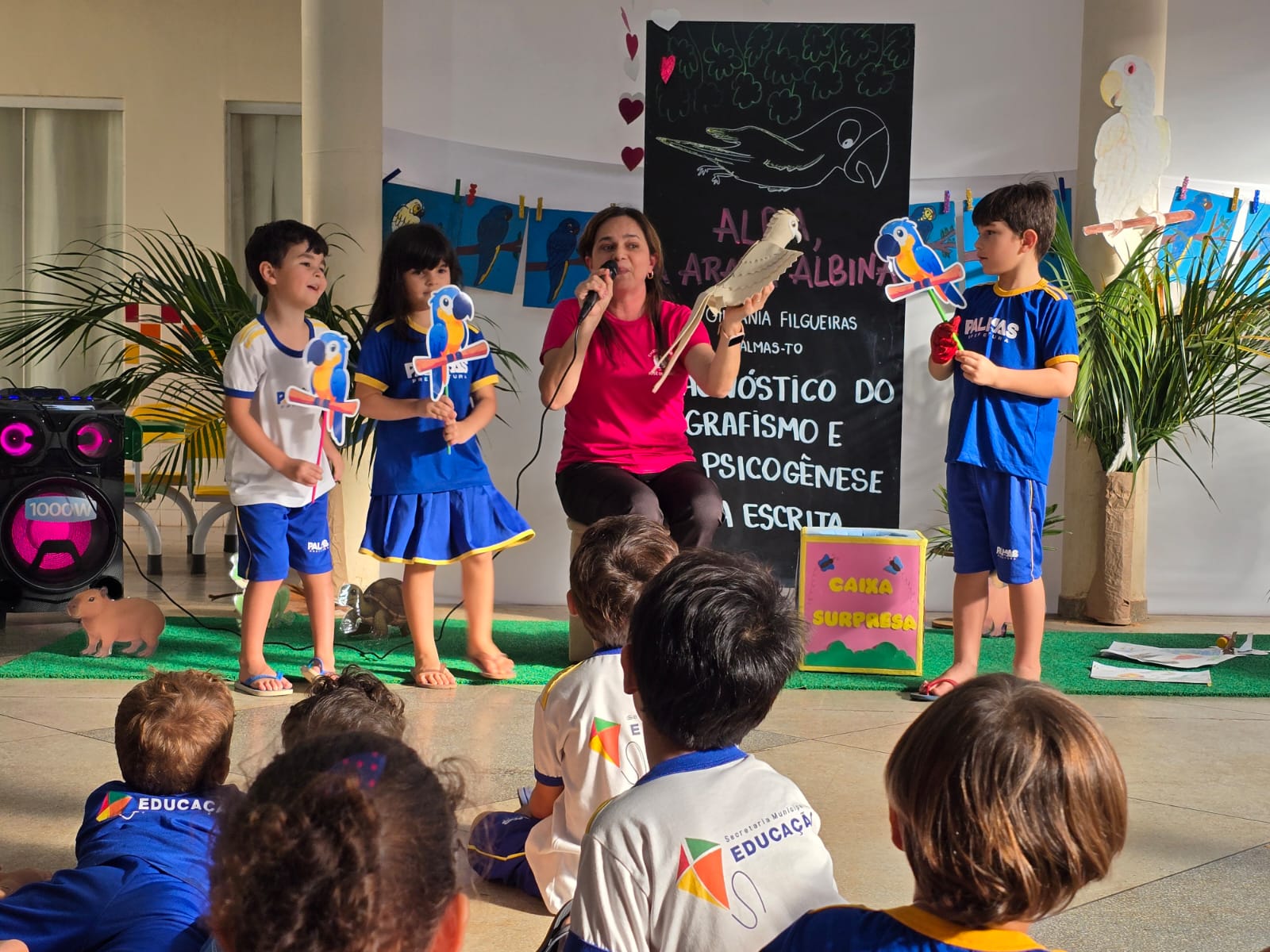 Cmei Amâncio José de Moraes homenageia professora autora da obra ‘Alba, a Arara Albina’