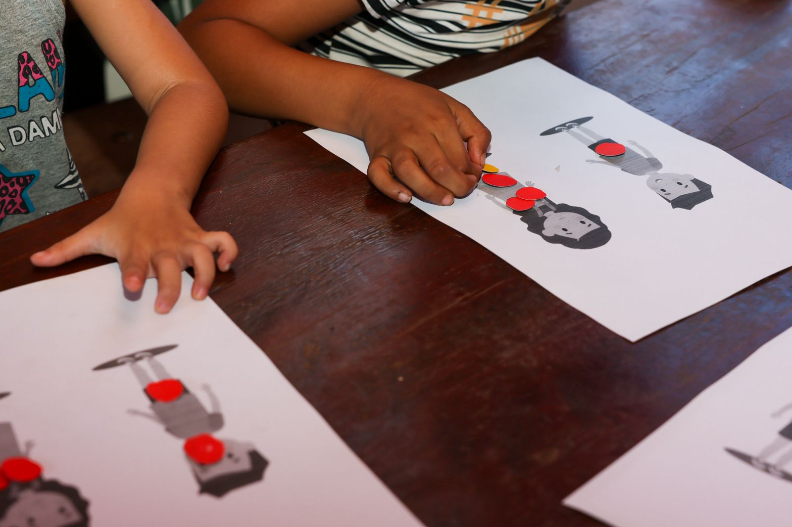 Ação educativa na Arno 43 aborda respeito e proteção do corpo