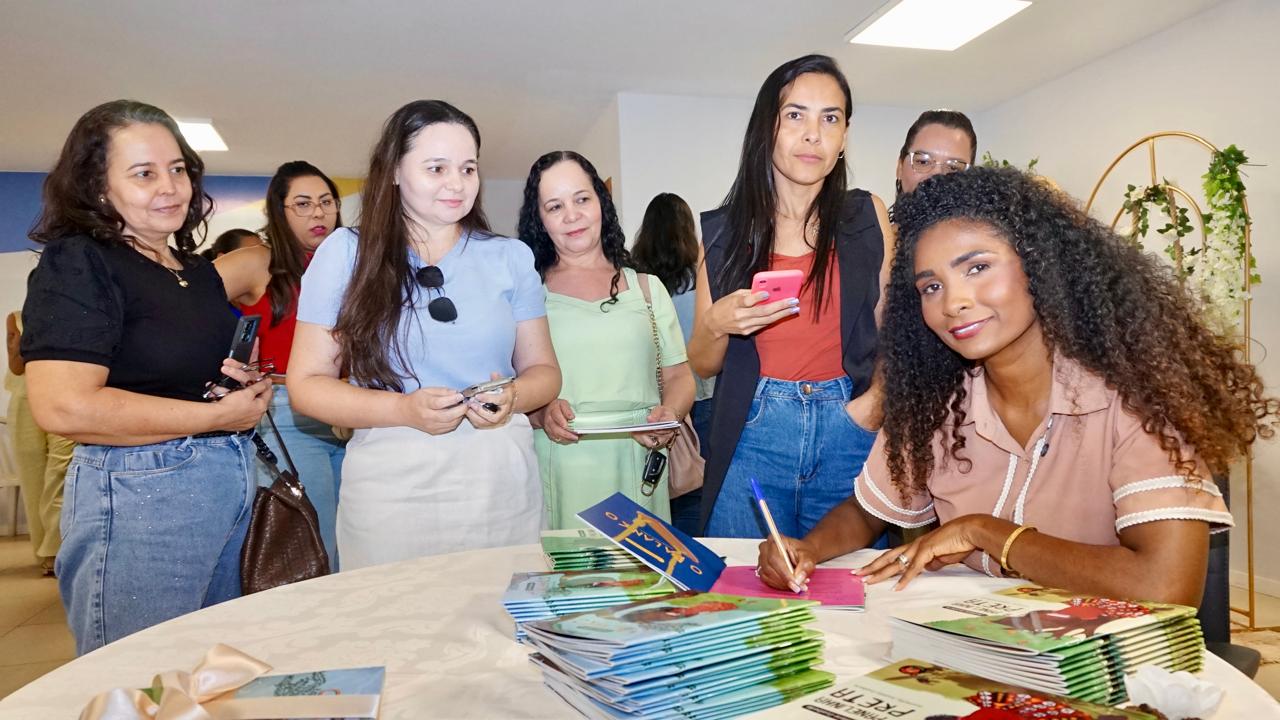 Literatura, memória e cultura: professora da rede municipal da Educação de Palmas lança dois livros infantis