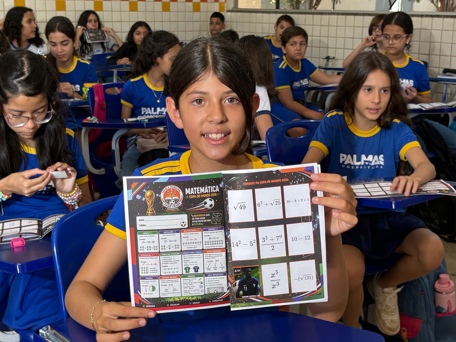 Escola Anne Frank transforma matemática em álbum de figurinhas inspirado na Copa do Mundo 2026