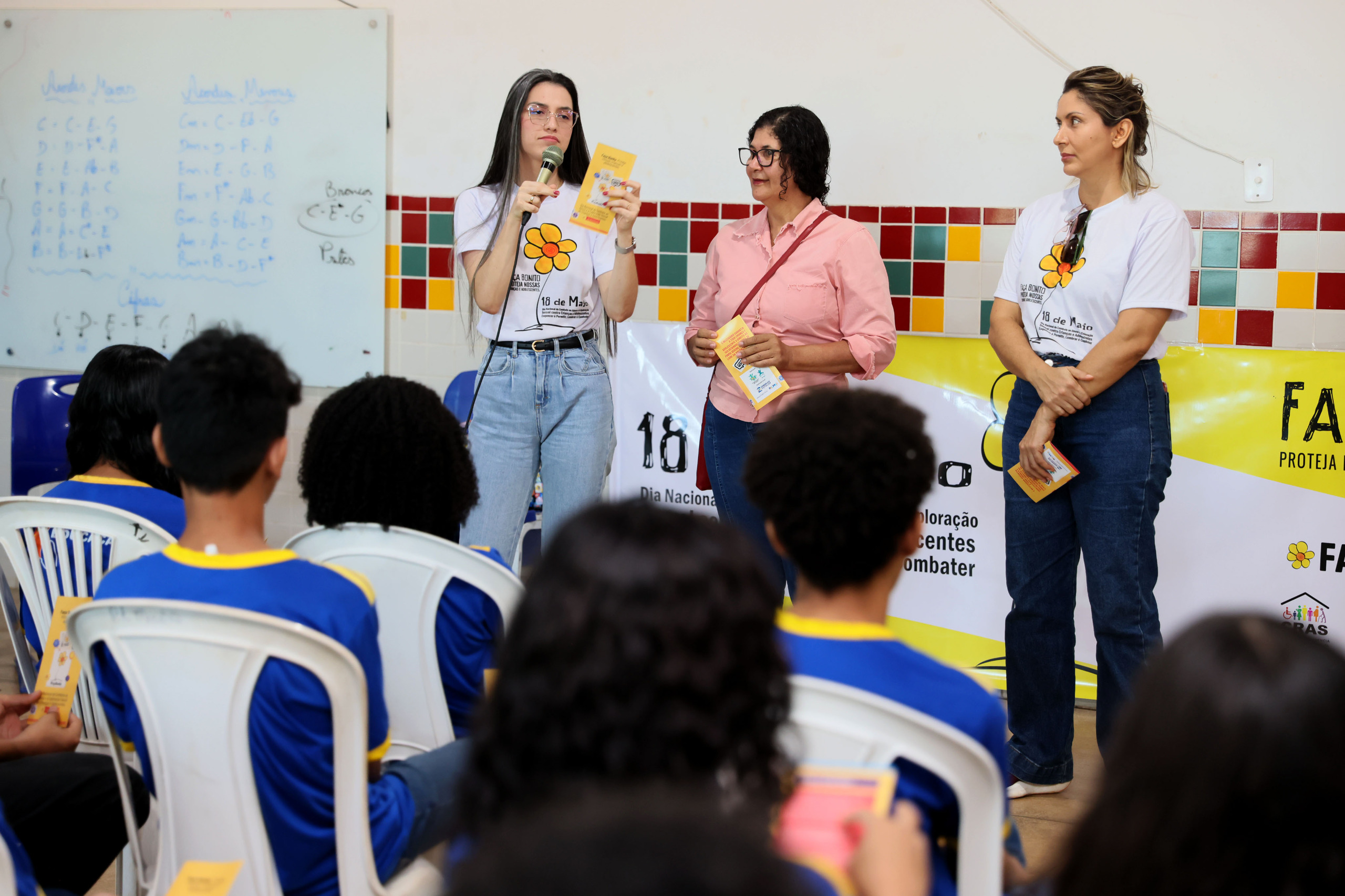 Cras Kanela e Escola Municipal Beatriz Rodrigues promovem atividade educativa com crianças e adolescentes sobre prevenção à violência sexual