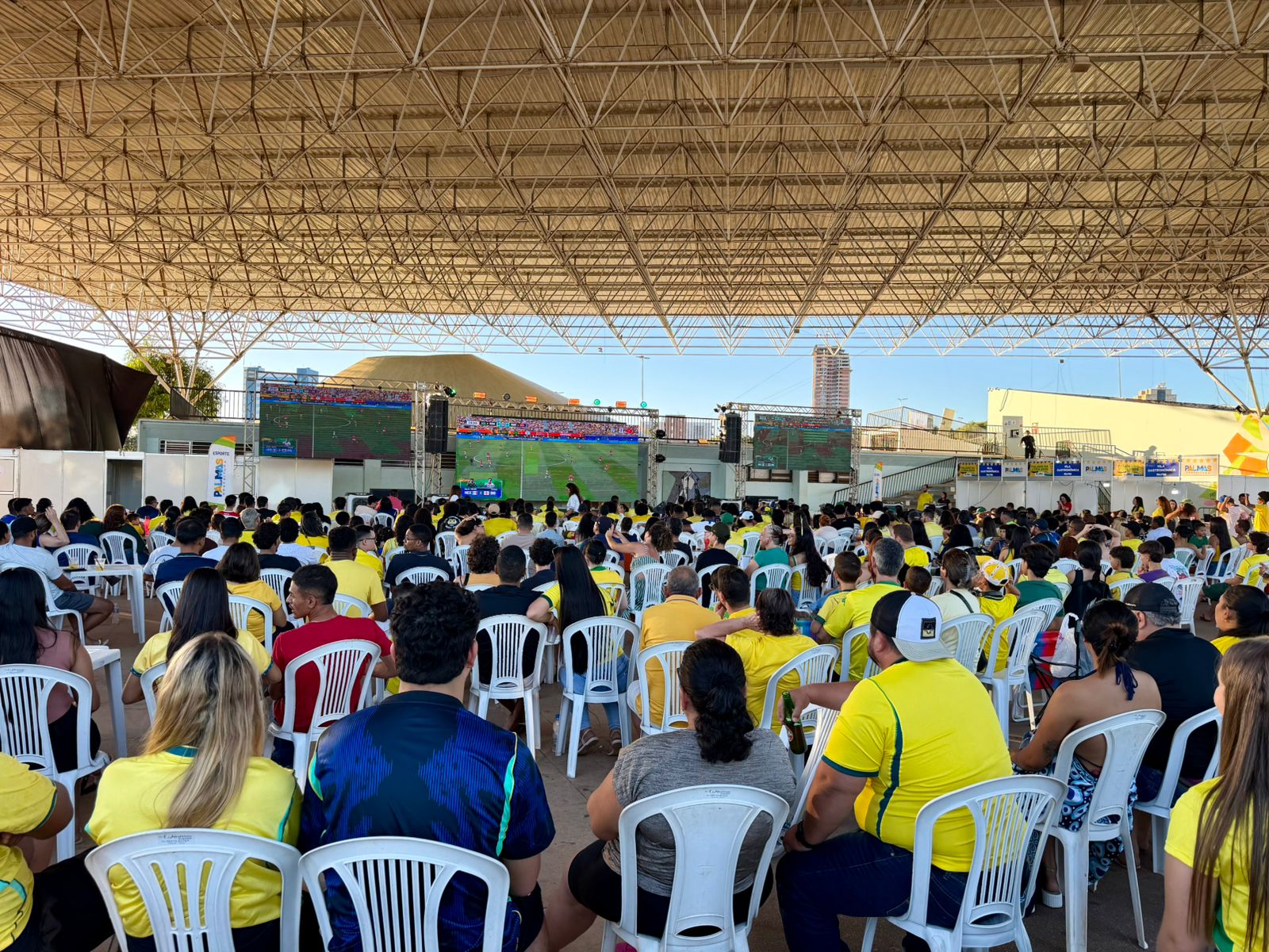 Transmissões dos jogos do Brasil levam momentos de lazer e diversão a famílias palmenses