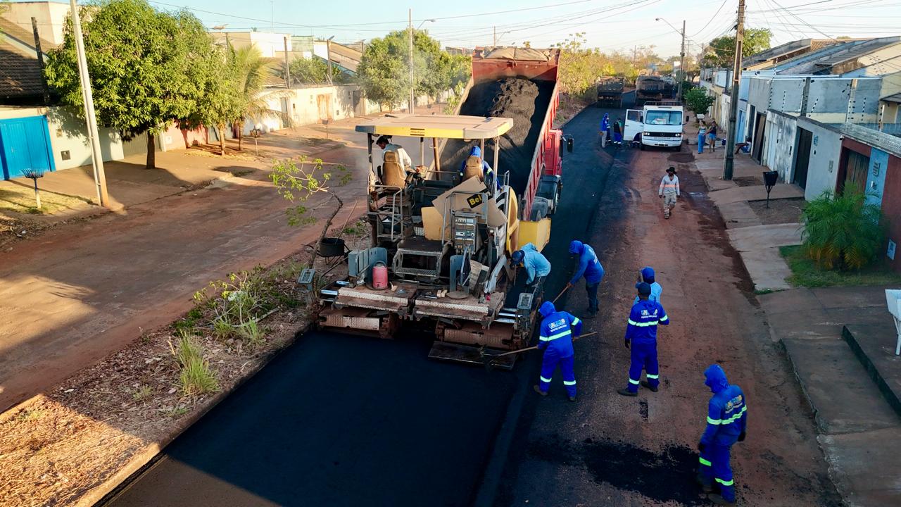 Avenidas do setor Lago Sul recebem serviços de recapeamento asfáltico